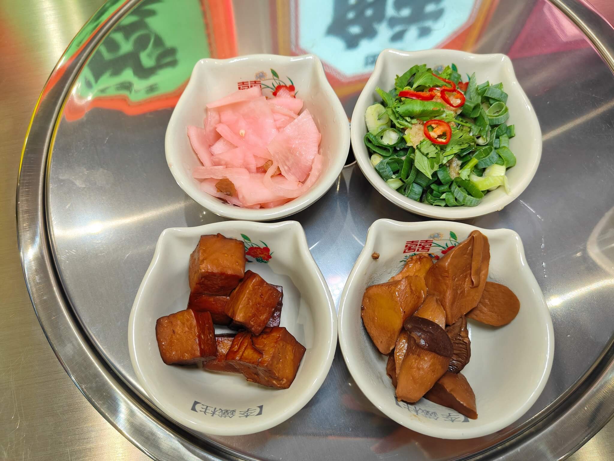台北火鍋｜李鐵柱老火鍋 光復店、全新型態插旗台北囉！特別推出「午餐個人鍋」滿足無辣不歡的朋友！ @💕小美很愛嚐💕