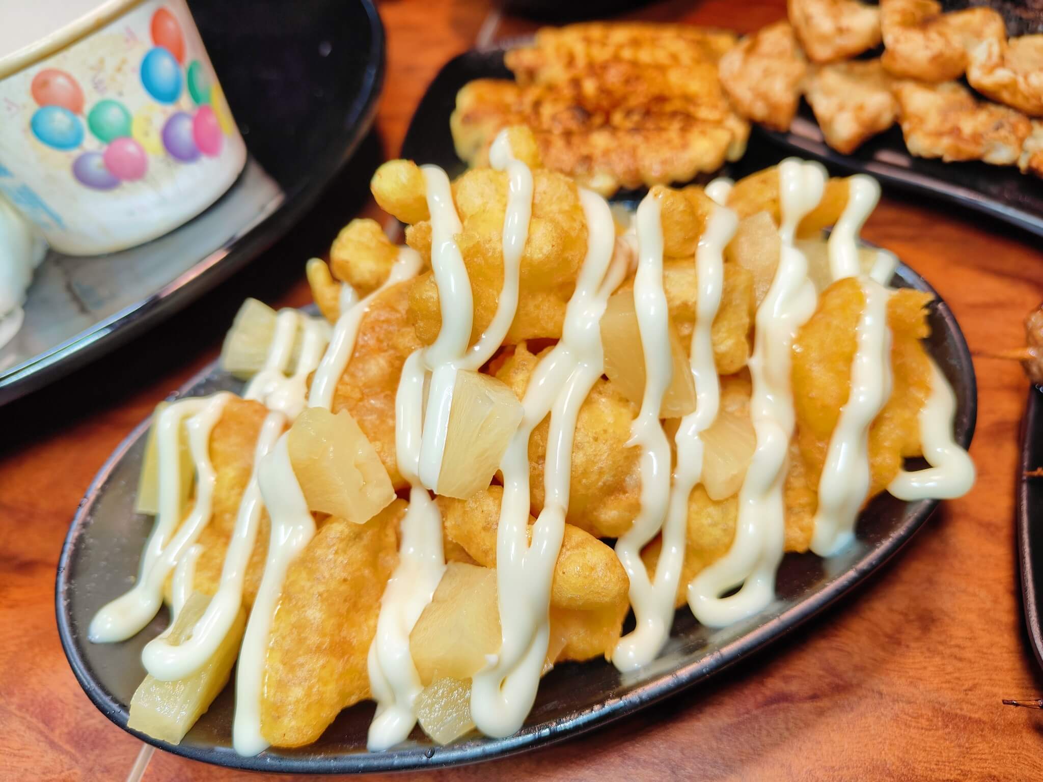 景美美食｜雞老闆桶仔雞景美店、壽星2斤半桶仔雞免費吃、用餐卡拉ok盡情高歌！景美外帶烤雞/景美宵夜美食！ @💕小美很愛嚐💕
