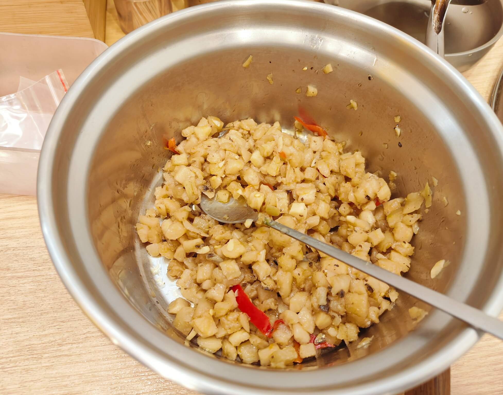 大同區美食｜極度飯桶 大同圓環店、雞排比手背還長、份量真的有嚇人、高CP值便當！ @💕小美很愛嚐💕