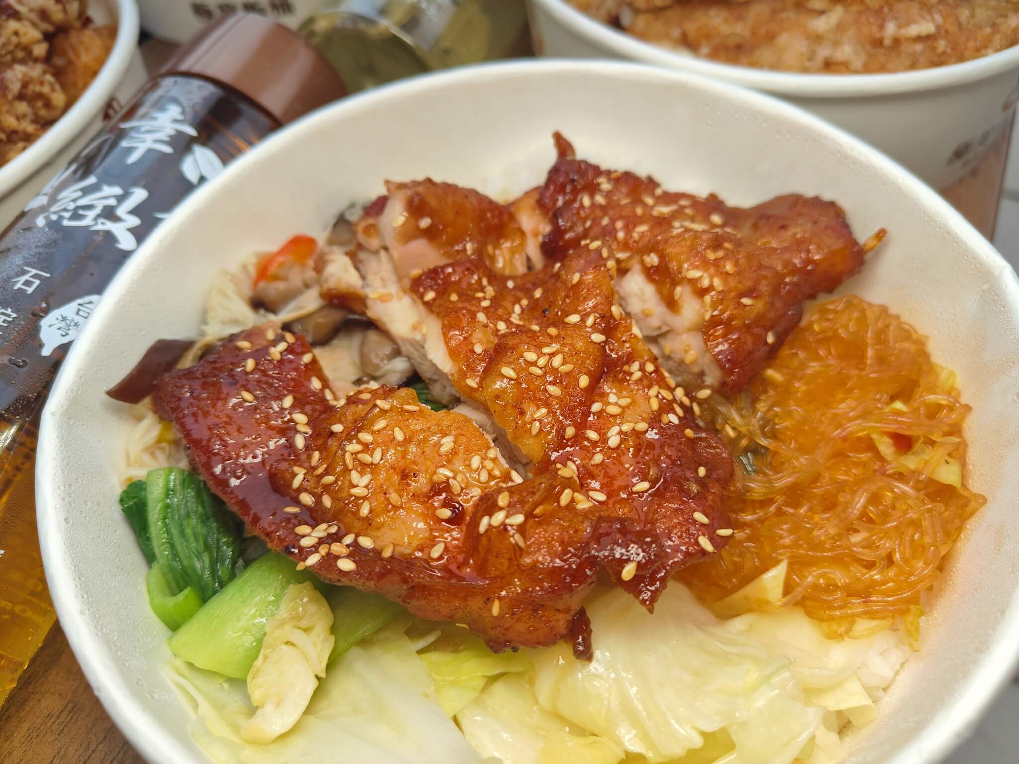 大同區美食｜極度飯桶 大同圓環店、雞排比手背還長、份量真的有嚇人、高CP值便當！ @💕小美很愛嚐💕