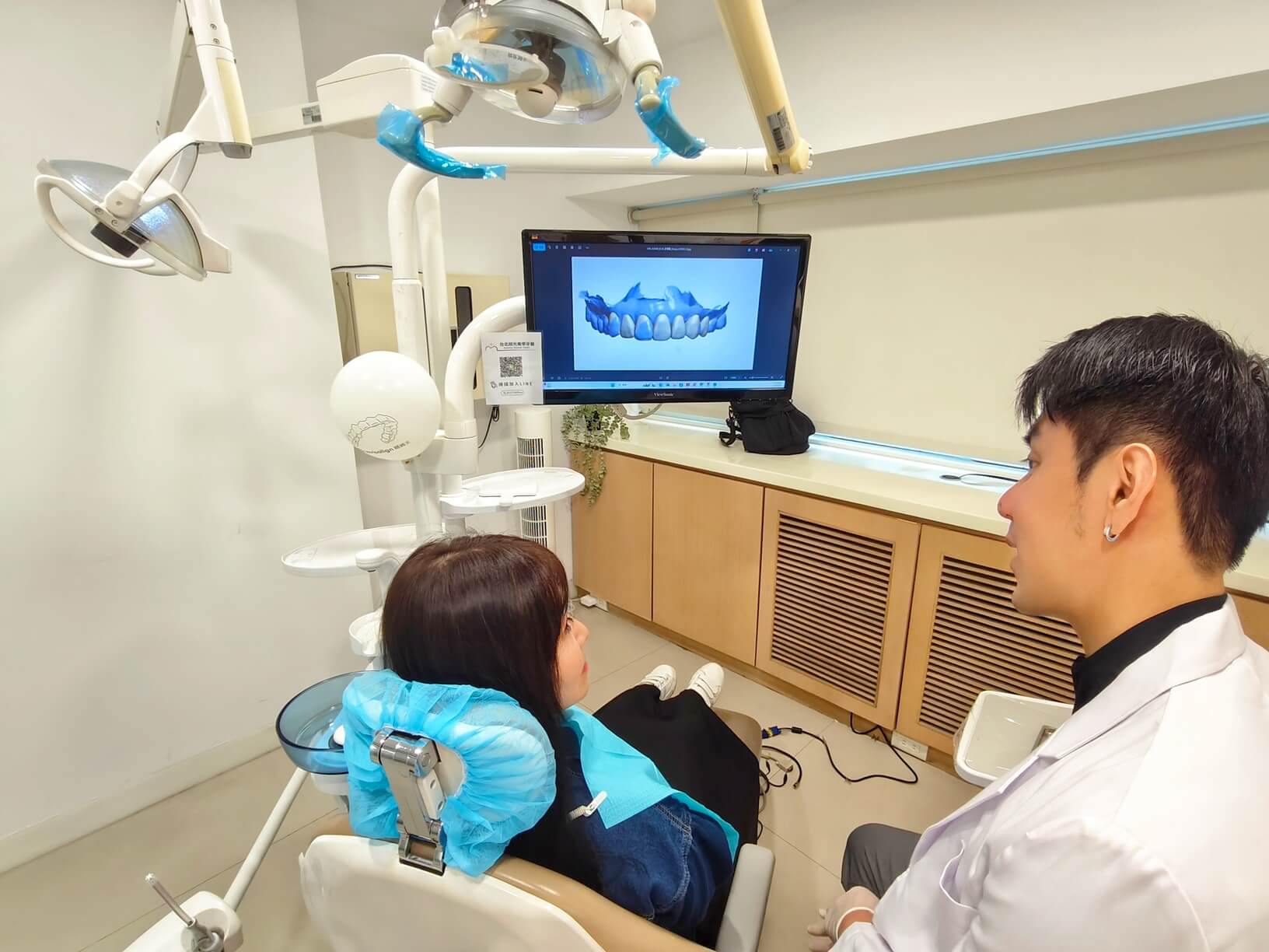 台北牙醫推薦｜台北旭光美學牙醫、投資在自己身上、美白貼片讓笑容更精緻迷人！ @💕小美很愛嚐💕