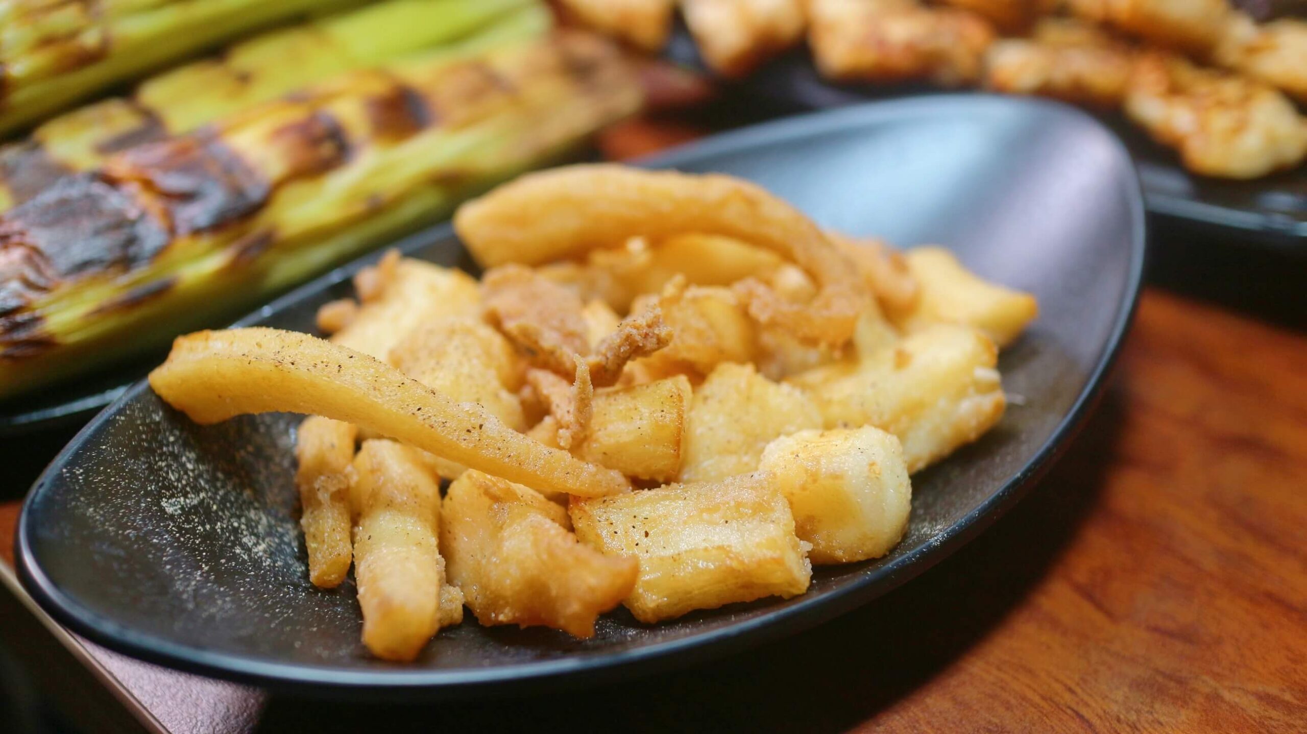 景美美食｜雞老闆桶仔雞景美店、壽星2斤半桶仔雞免費吃、用餐卡拉ok盡情高歌！景美外帶烤雞/景美宵夜美食！ @💕小美很愛嚐💕