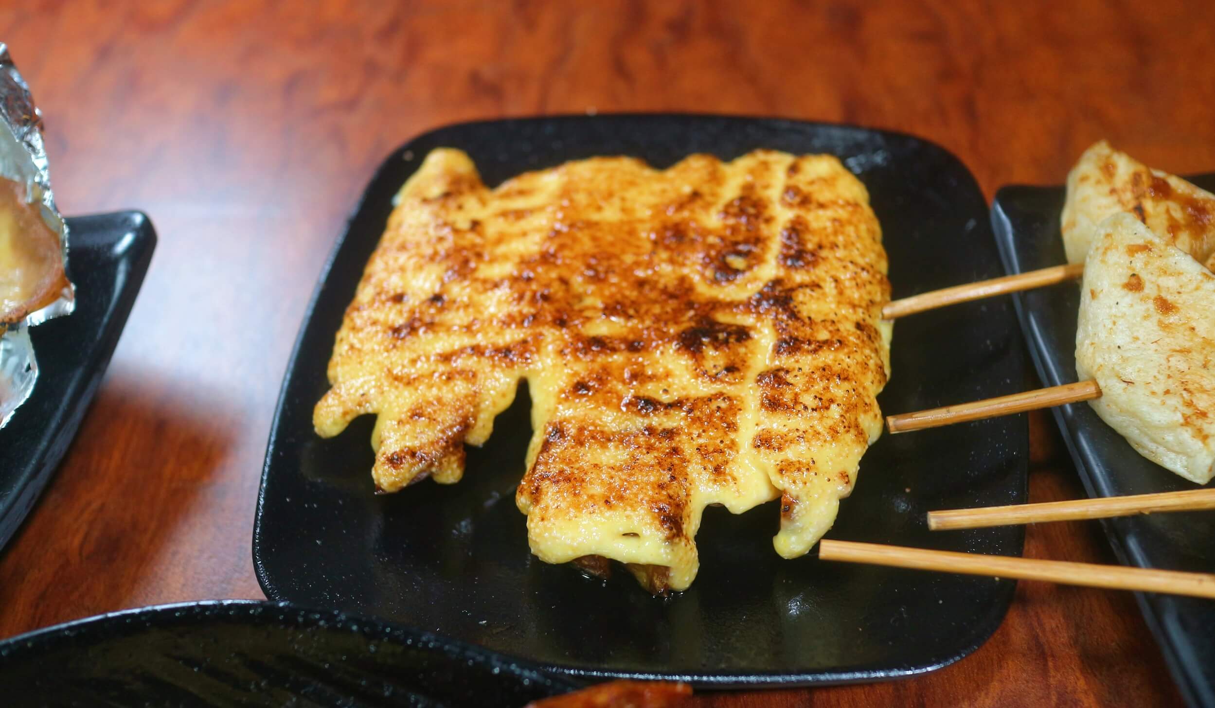 景美美食｜雞老闆桶仔雞景美店、壽星2斤半桶仔雞免費吃、用餐卡拉ok盡情高歌！景美外帶烤雞/景美宵夜美食！ @💕小美很愛嚐💕