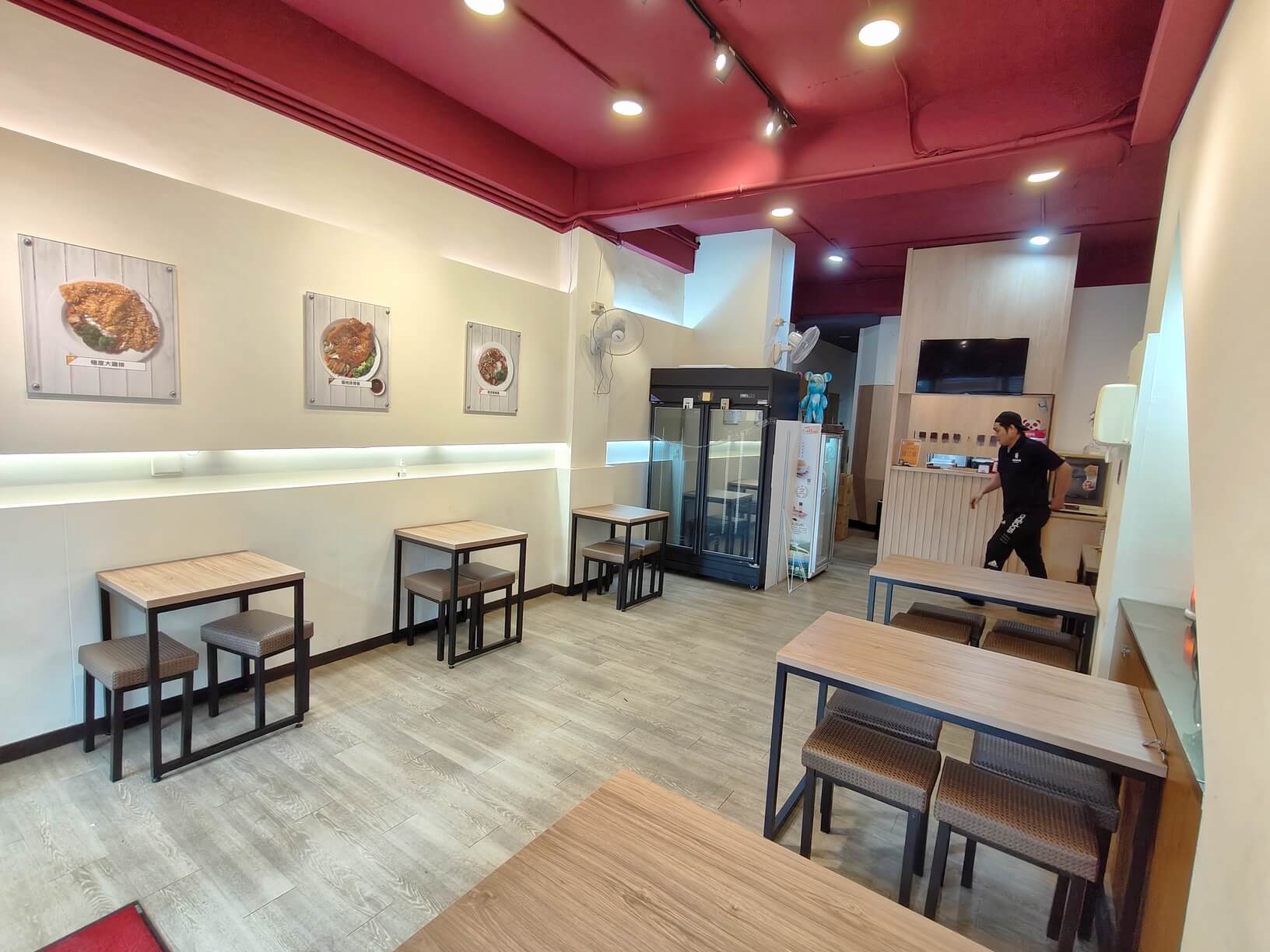 大同區美食｜極度飯桶 大同圓環店、雞排比手背還長、份量真的有嚇人、高CP值便當！ @💕小美很愛嚐💕