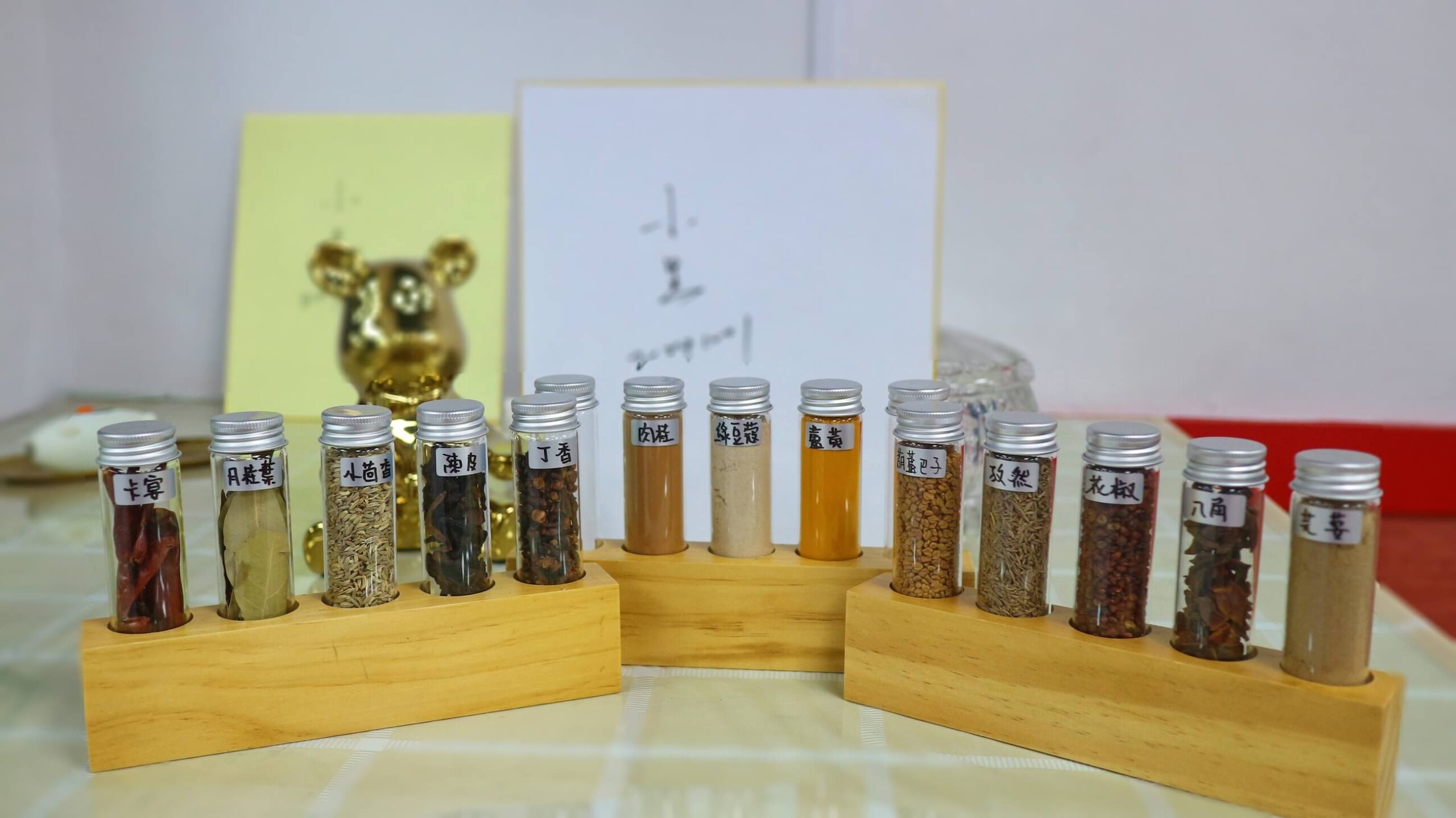 板橋美食｜94咖哩孃板橋市府店、菜單220元起平價咖哩小火鍋推薦、13種香料研發的「白雪砂鍋煲」、「赤雪砂鍋煲」都好好吃！ @💕小美很愛嚐💕