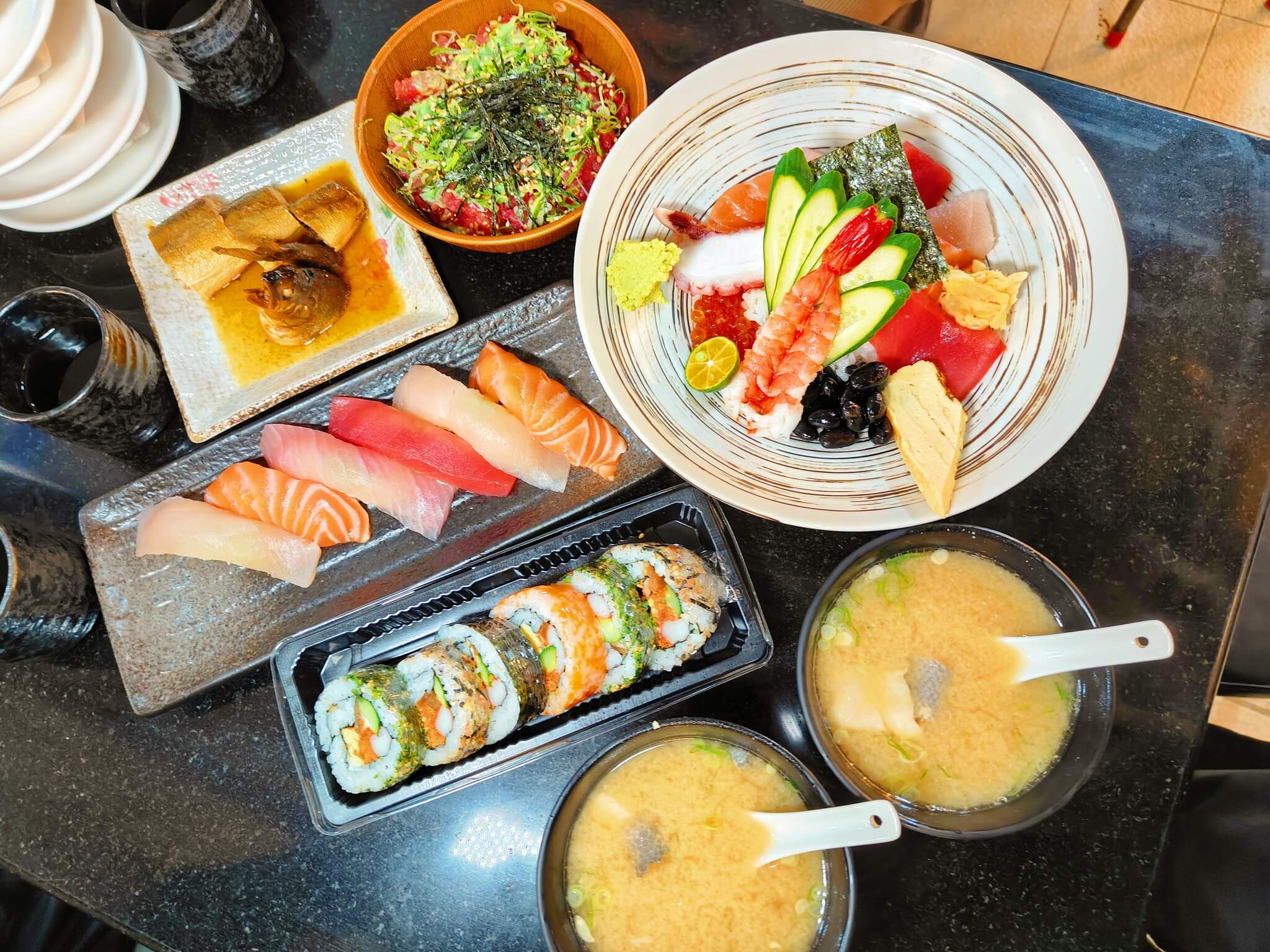 基隆仁愛市場美食｜加園壽司、基隆100碗美食、香魚甘露煮入日即化美味100分！ @💕小美很愛嚐💕