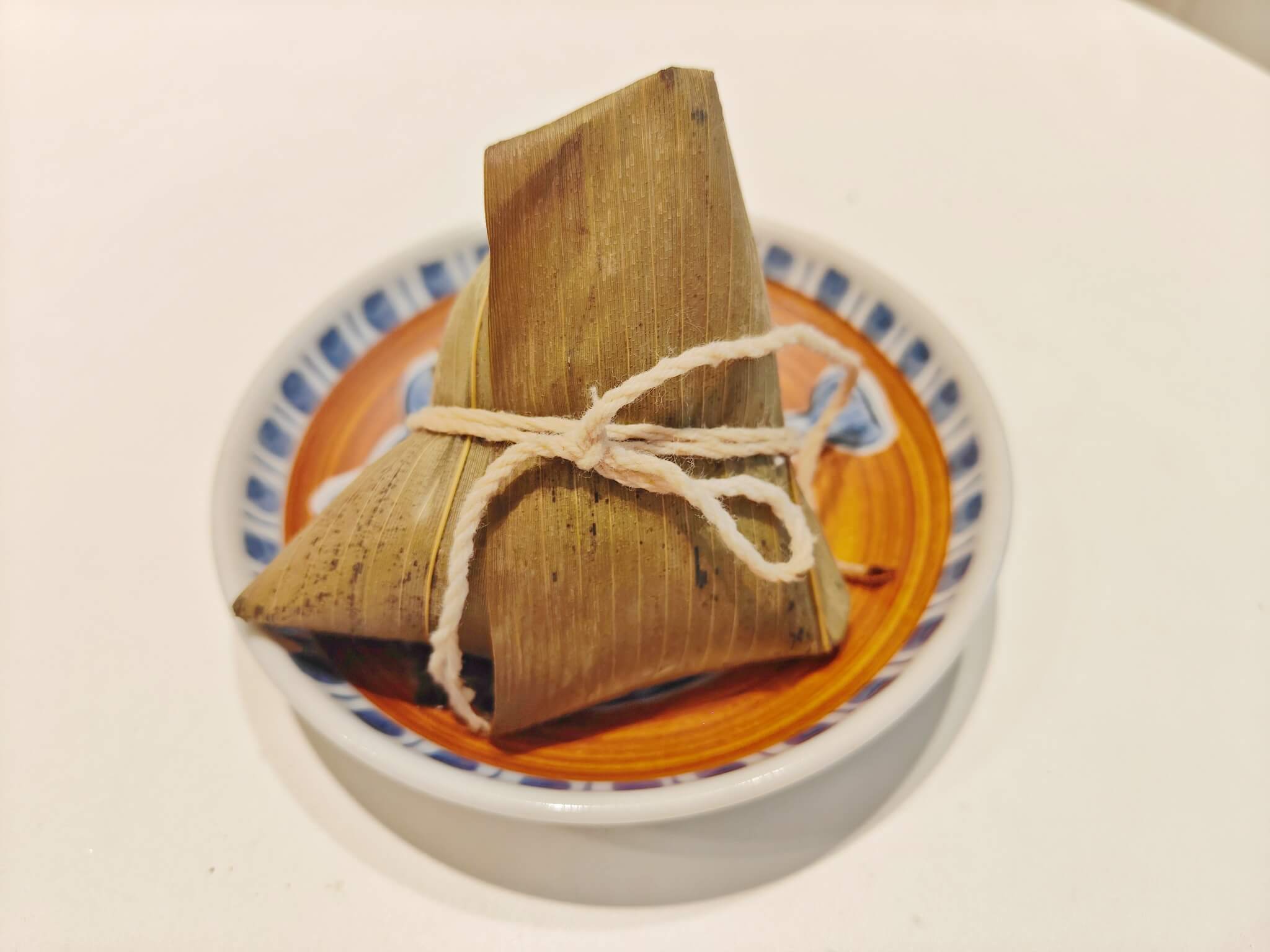 圓山大飯店肉粽禮盒｜端午限量「金緻匠心 萬粽選一」禮盒、每組贈送獨家「圓山御廚無添加椒麻醬」、鹹甜口味一次擁有！ @💕小美很愛嚐💕