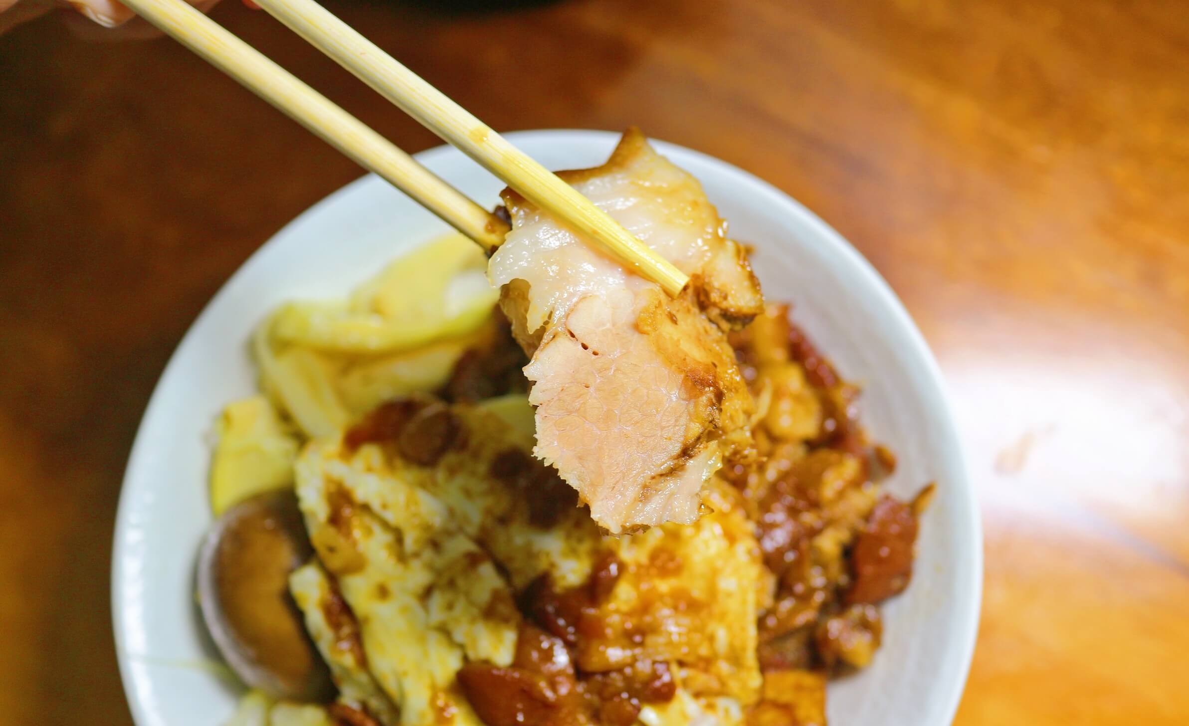 林口美食｜大尾豬腳、林口必吃的排隊名店、內用料滿滿蔬菜湯免費喝到飽！ @💕小美很愛嚐💕