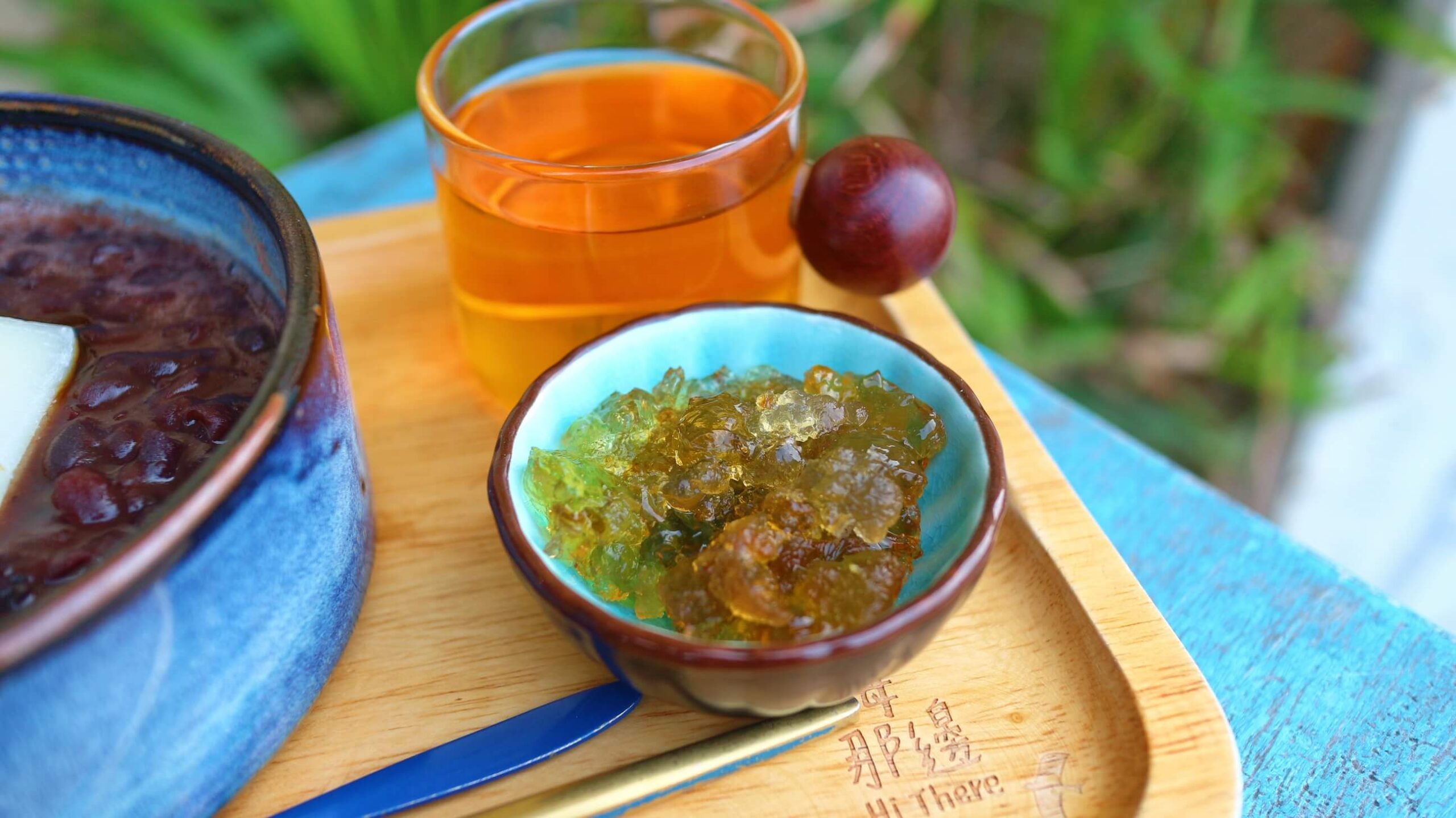 基隆美食｜海那邊小食堂、季節限定療癒甜點「琥珀紅豆麻糬」！正濱漁港彩色屋咖啡館！ @💕小美很愛嚐💕