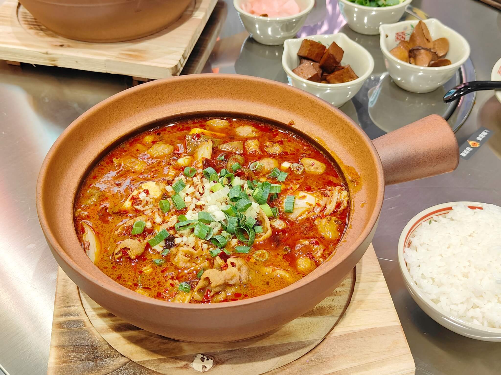 台北火鍋｜李鐵柱老火鍋 光復店、全新型態插旗台北囉！特別推出「午餐個人鍋」滿足無辣不歡的朋友！ @💕小美很愛嚐💕