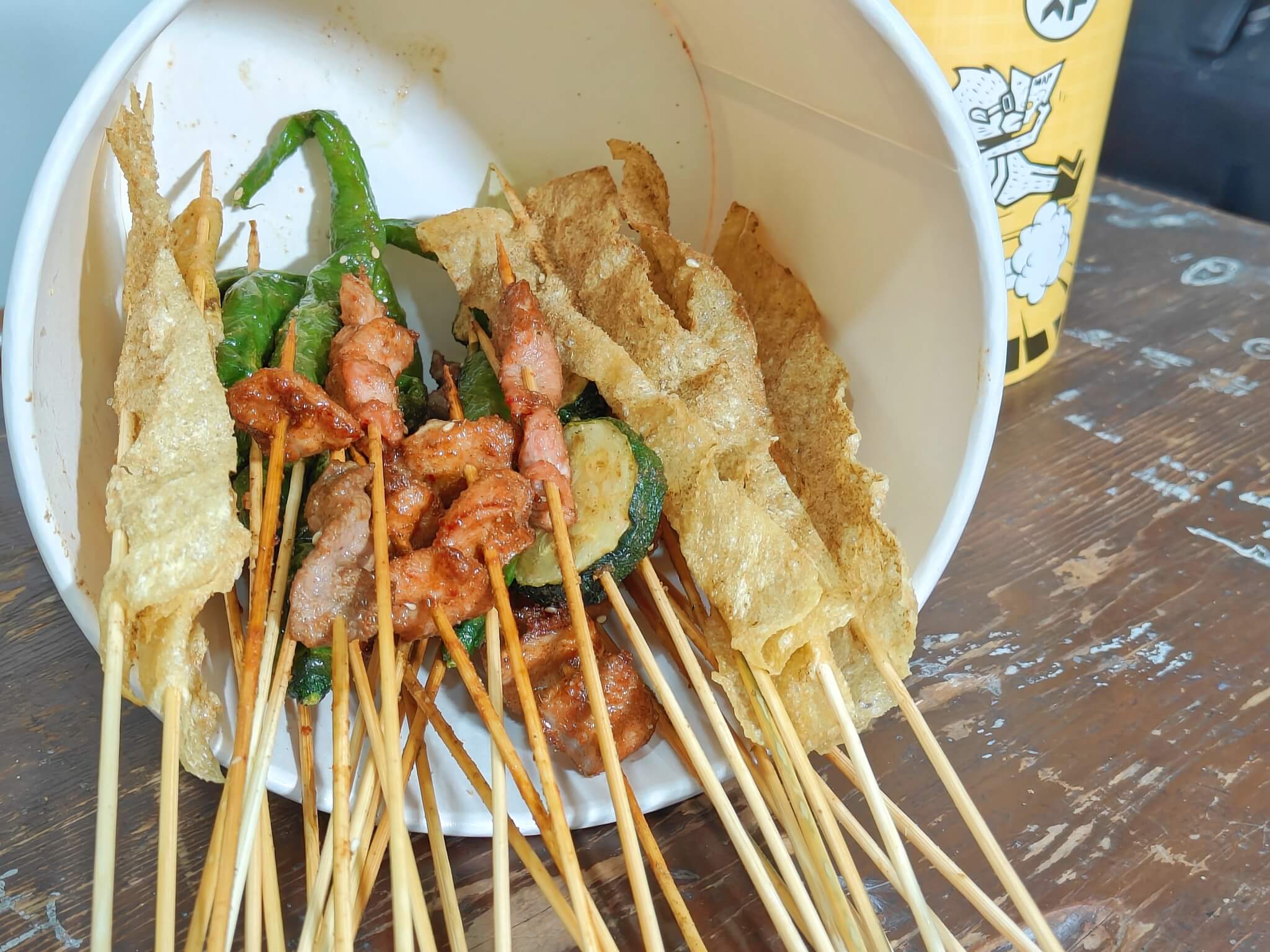 台中美食｜憨哥倆炸串、四川滷油配方、結合台灣人的口味、特色的撒粉與醃料、比鹹酥雞更好吃的炸串好吃！ @💕小美很愛嚐💕