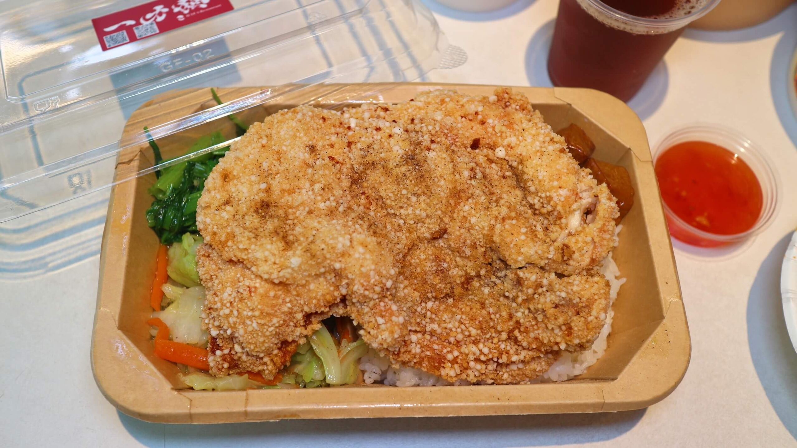 台中美食｜一力發、向上市場內26年老店、超人氣在地平價便當推薦、比臉大雞排！ @💕小美很愛嚐💕