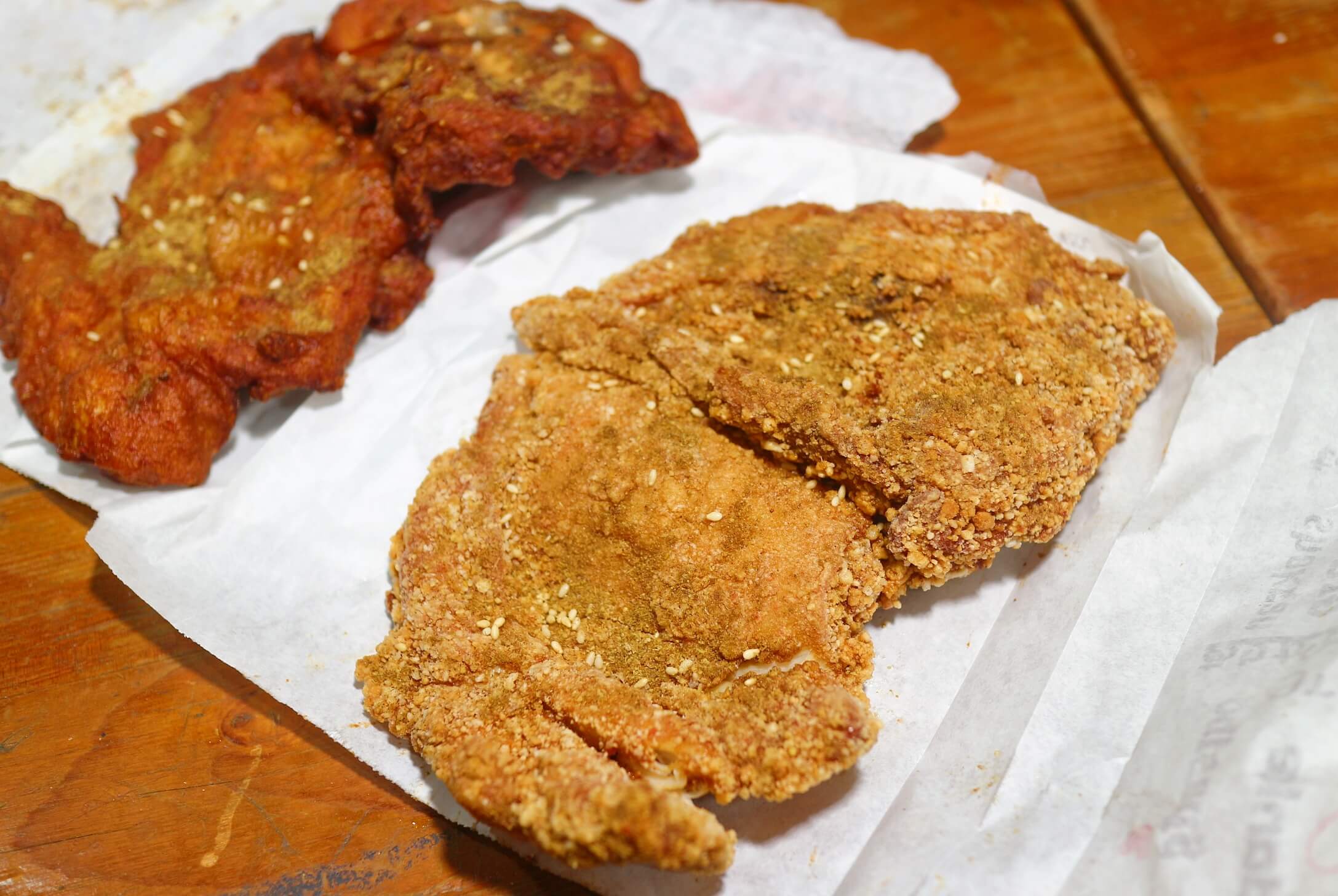 台中美食｜憨哥倆炸串、四川滷油配方、結合台灣人的口味、特色的撒粉與醃料、比鹹酥雞更好吃的炸串好吃！ @💕小美很愛嚐💕