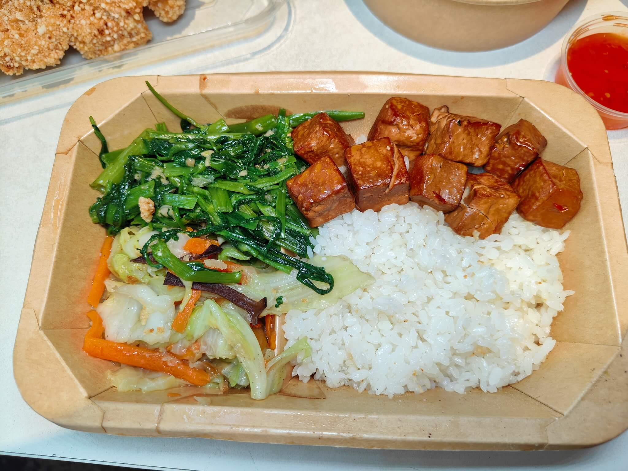 台中美食｜一力發、向上市場內26年老店、超人氣在地平價便當推薦、比臉大雞排！ @💕小美很愛嚐💕