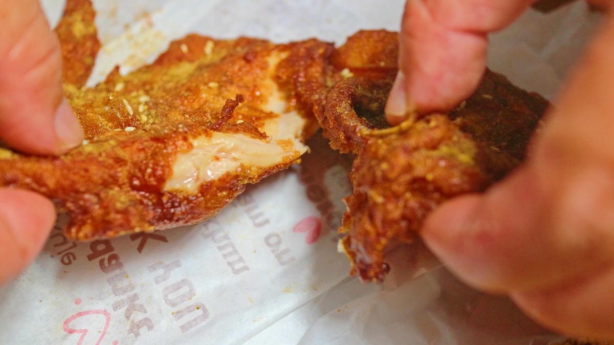 台中美食|憨哥倆炸串、四川滷油配方、結合台灣人的口味、特色的撒粉與醃料、比鹹酥雞更好吃的炸串好吃! - 第17張圖