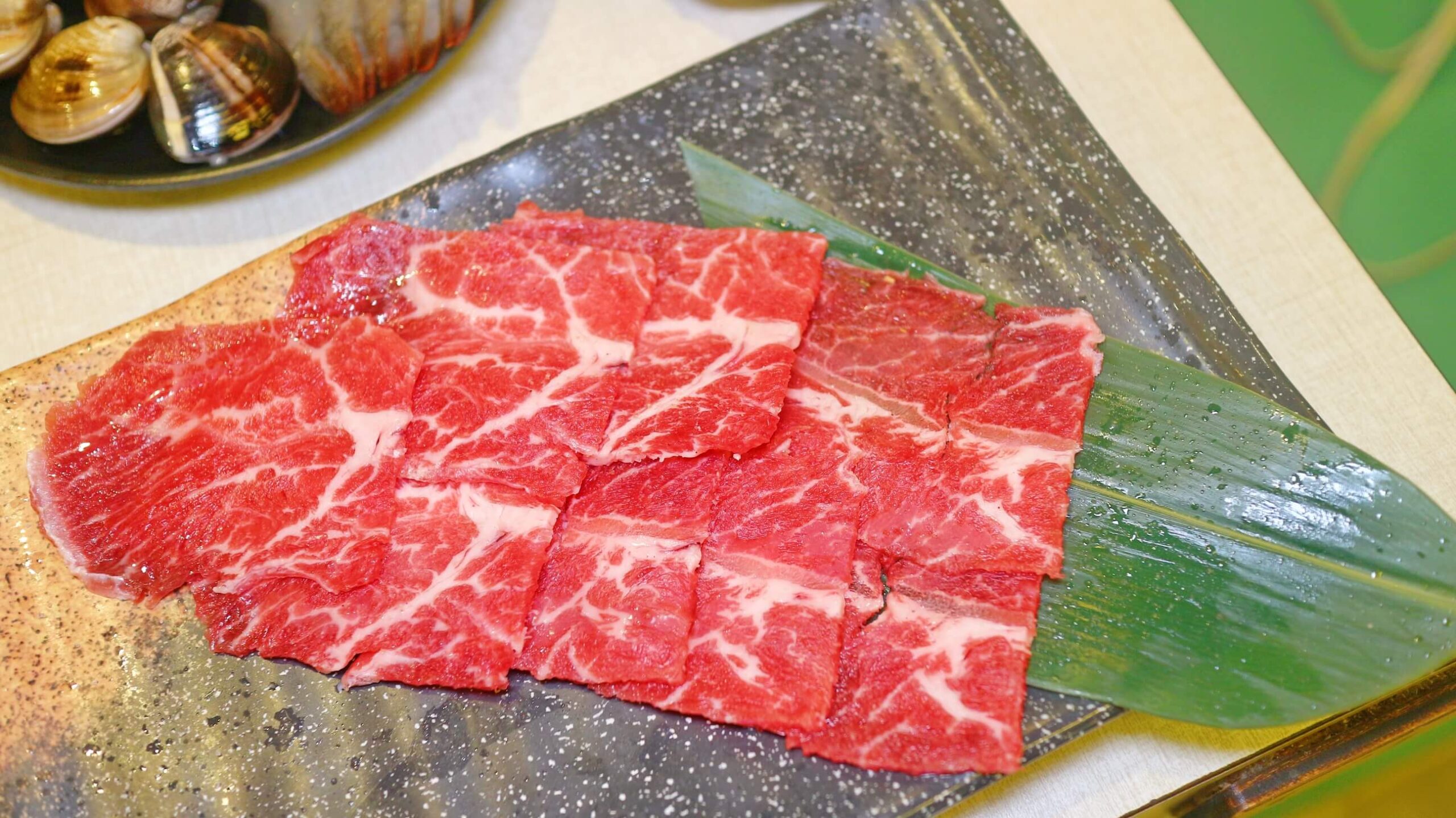 新莊美食｜饞饞燒肉 PLUS+、吃到飽燒肉饗宴、每人589起隨你點~日本A5和牛、澳洲M9+和牛必點美味！ @💕小美很愛嚐💕