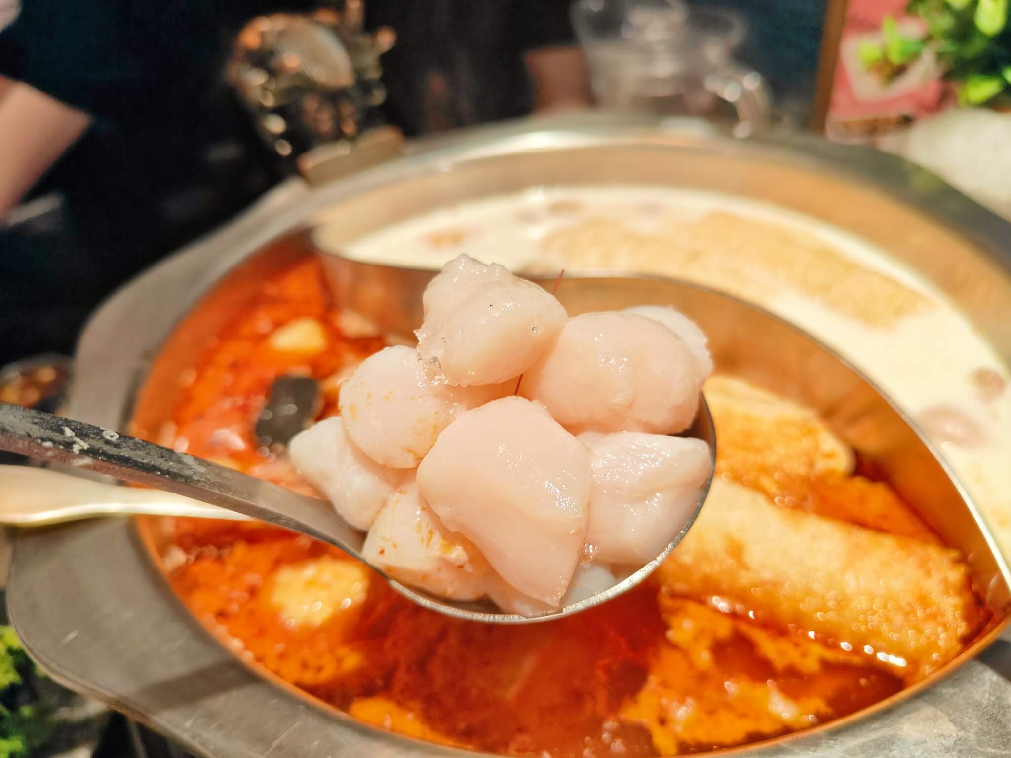 台北車站美食｜瓦法奇朵-W.麻辣Bar、隨年齡送超浮誇生日蝦、還有138元小資方案！ @💕小美很愛嚐💕