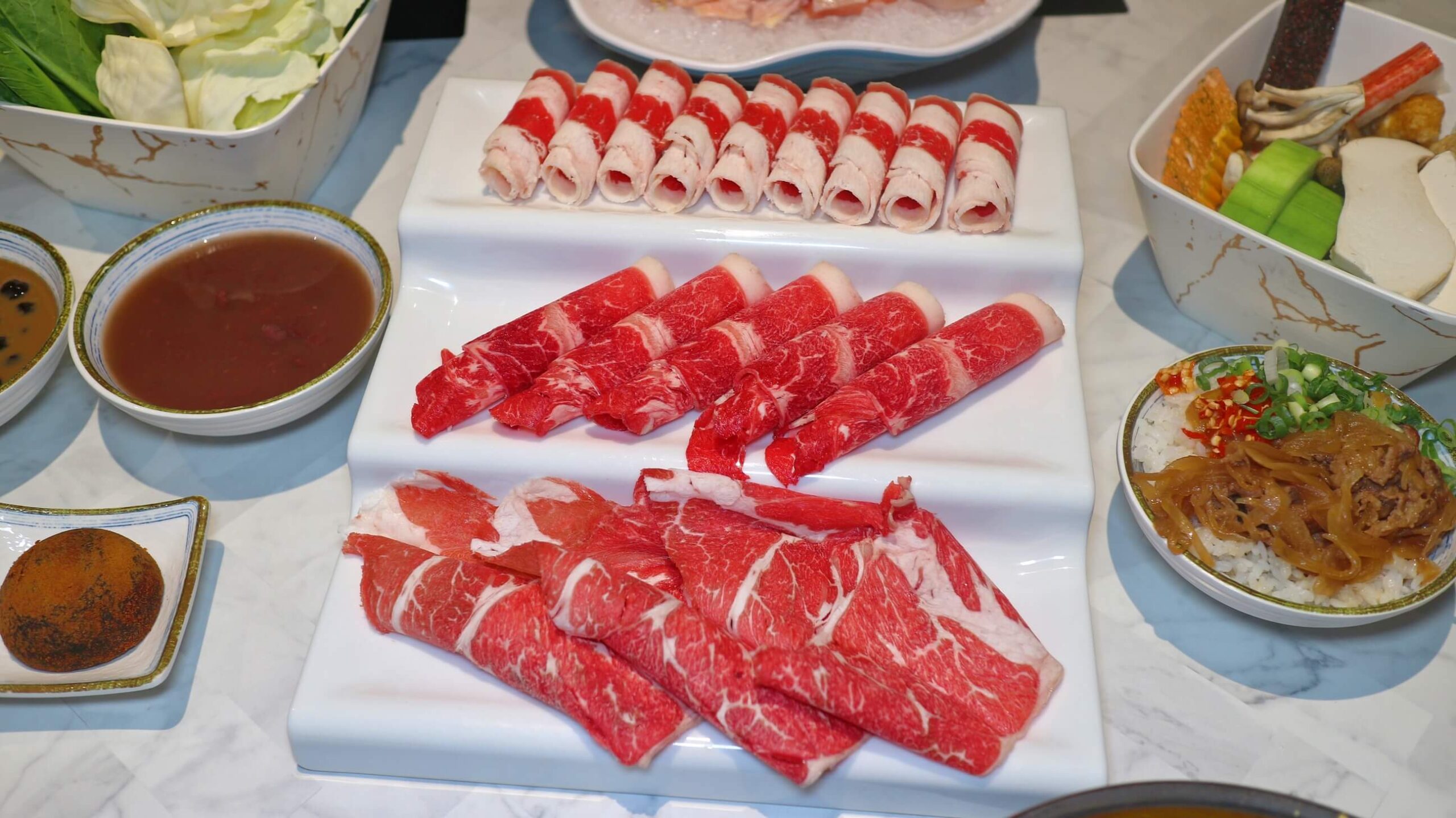 三重美食｜貝斯鍋物、399火鍋吃到飽、生日還會送一粒「肉肉蛋糕」！ @💕小美很愛嚐💕