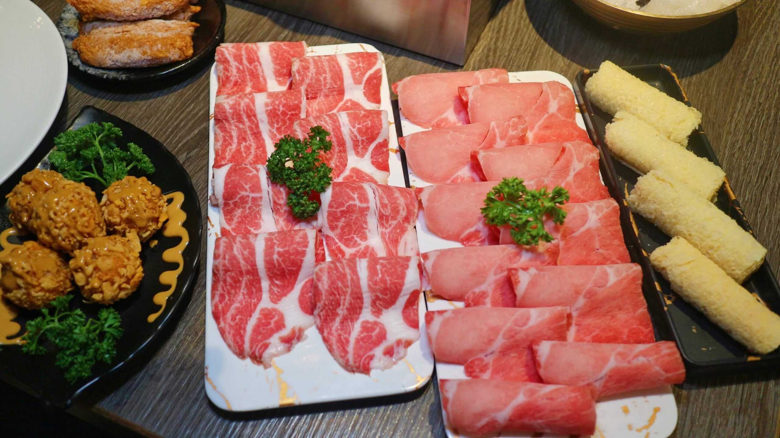 台北車站美食｜瓦法奇朵-W.麻辣Bar、隨年齡送超浮誇生日蝦、還有138元小資方案！ @💕小美很愛嚐💕