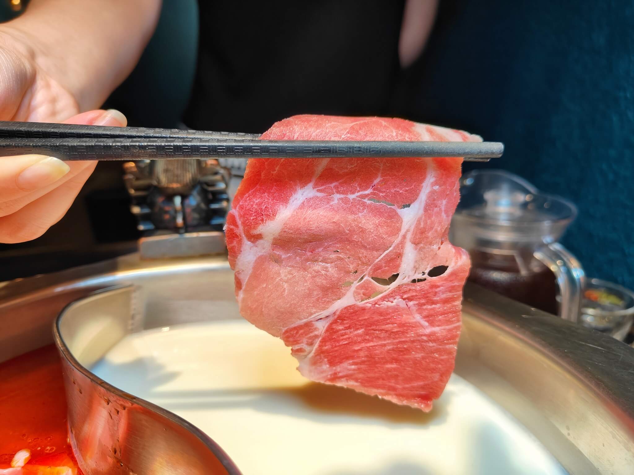 台北車站美食｜瓦法奇朵-W.麻辣Bar、隨年齡送超浮誇生日蝦、還有138元小資方案！ @💕小美很愛嚐💕