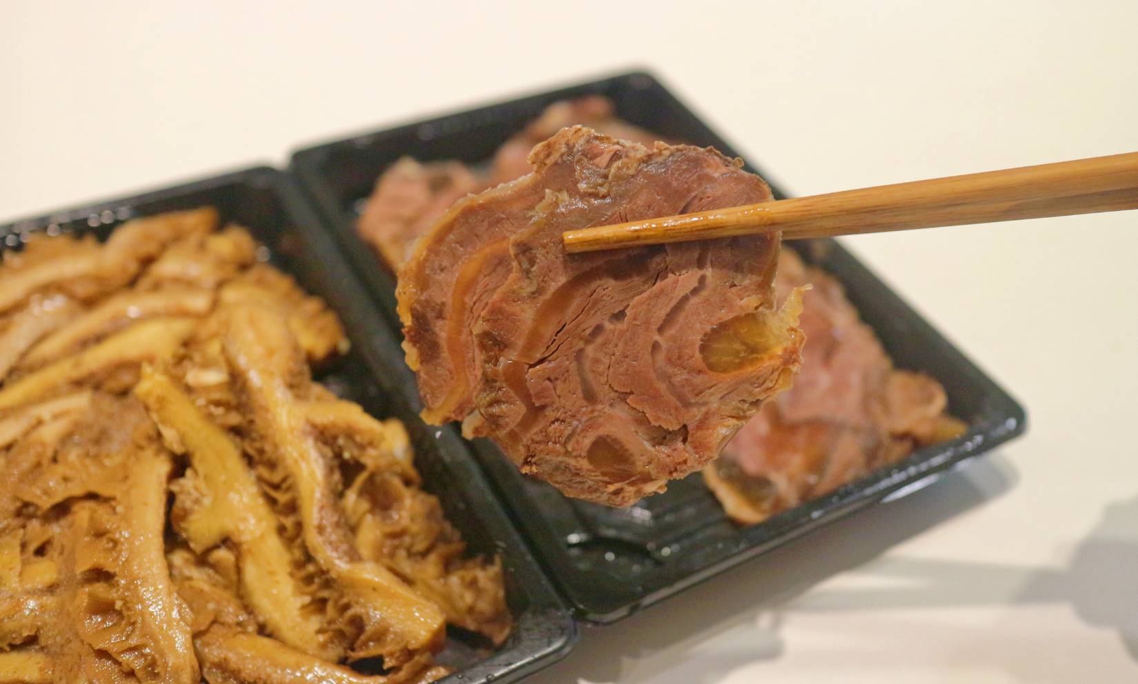 永和美食｜卡吉牛羊肉專賣店、研發出多項獨特的牛肉美味、並打破傳統、永和人氣老字號牛肉店！ @💕小美很愛嚐💕