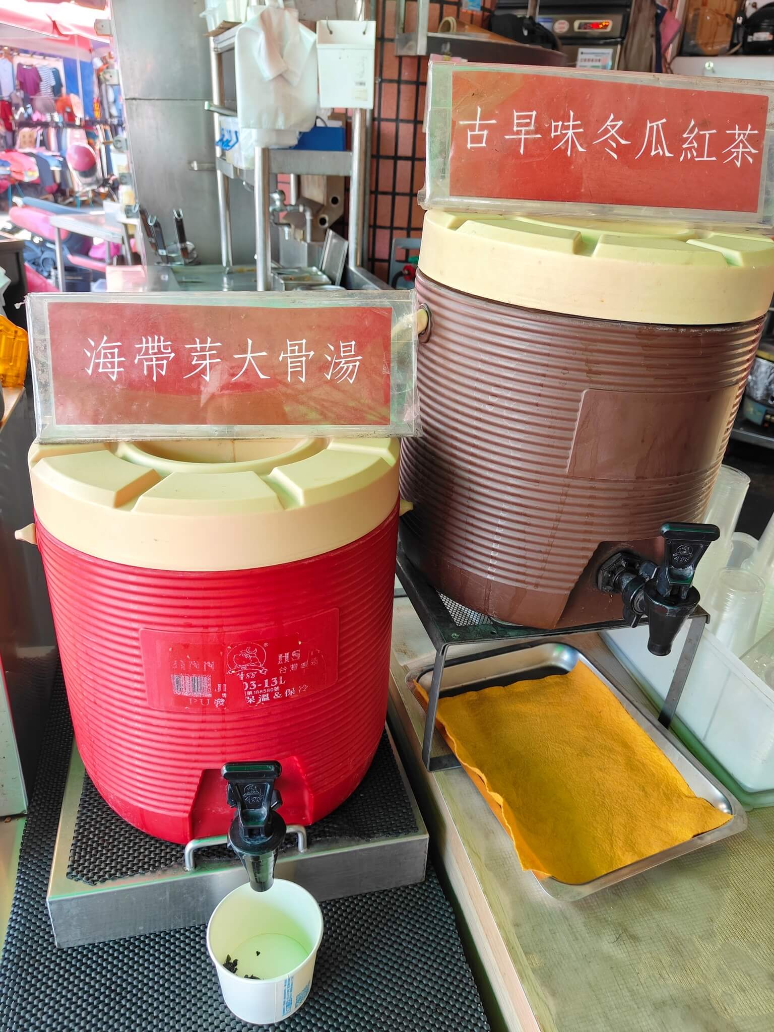台中美食｜一力發、向上市場內26年老店、超人氣在地平價便當推薦、比臉大雞排！ @💕小美很愛嚐💕
