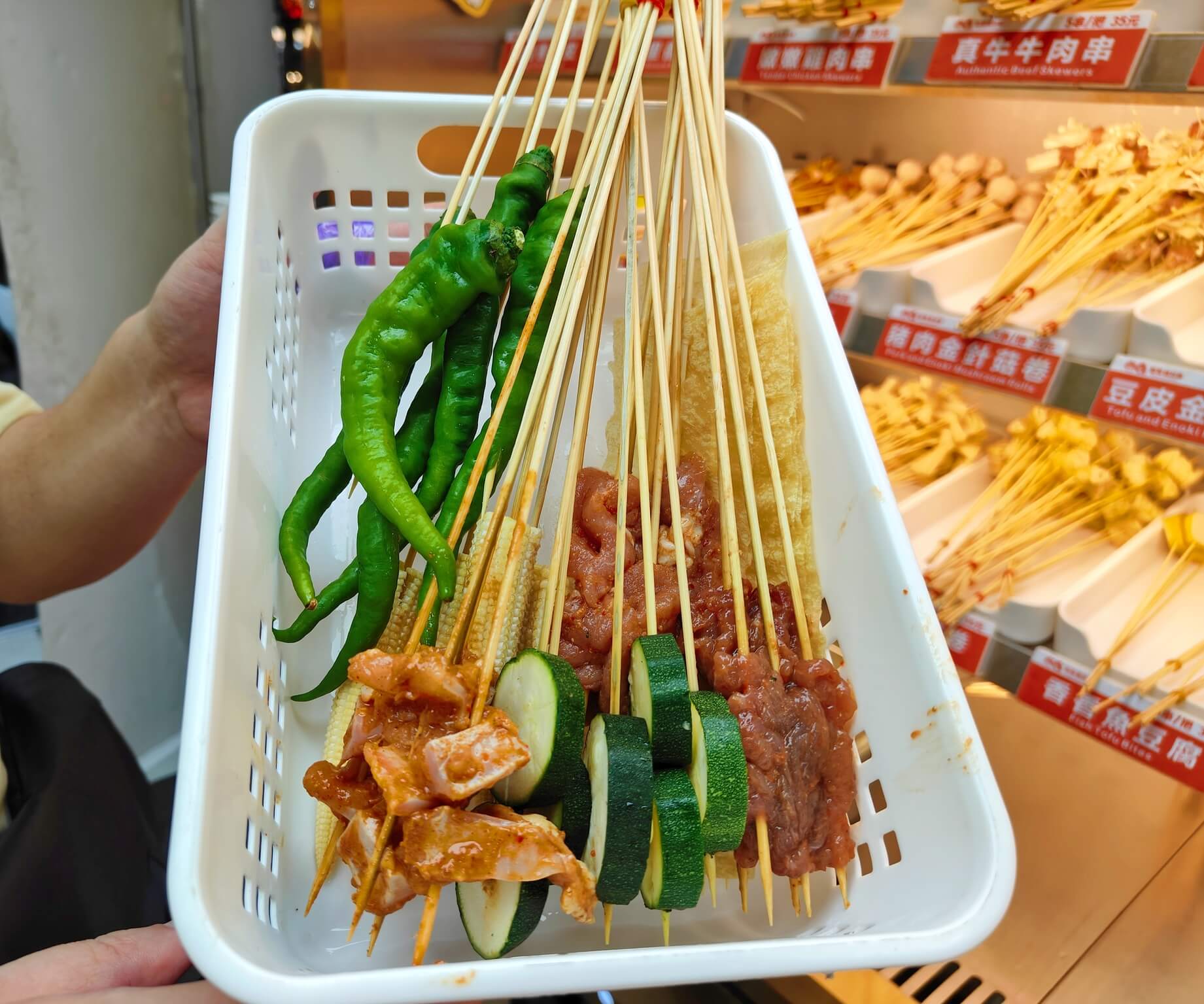 台中美食｜憨哥倆炸串、四川滷油配方、結合台灣人的口味、特色的撒粉與醃料、比鹹酥雞更好吃的炸串好吃！ @💕小美很愛嚐💕
