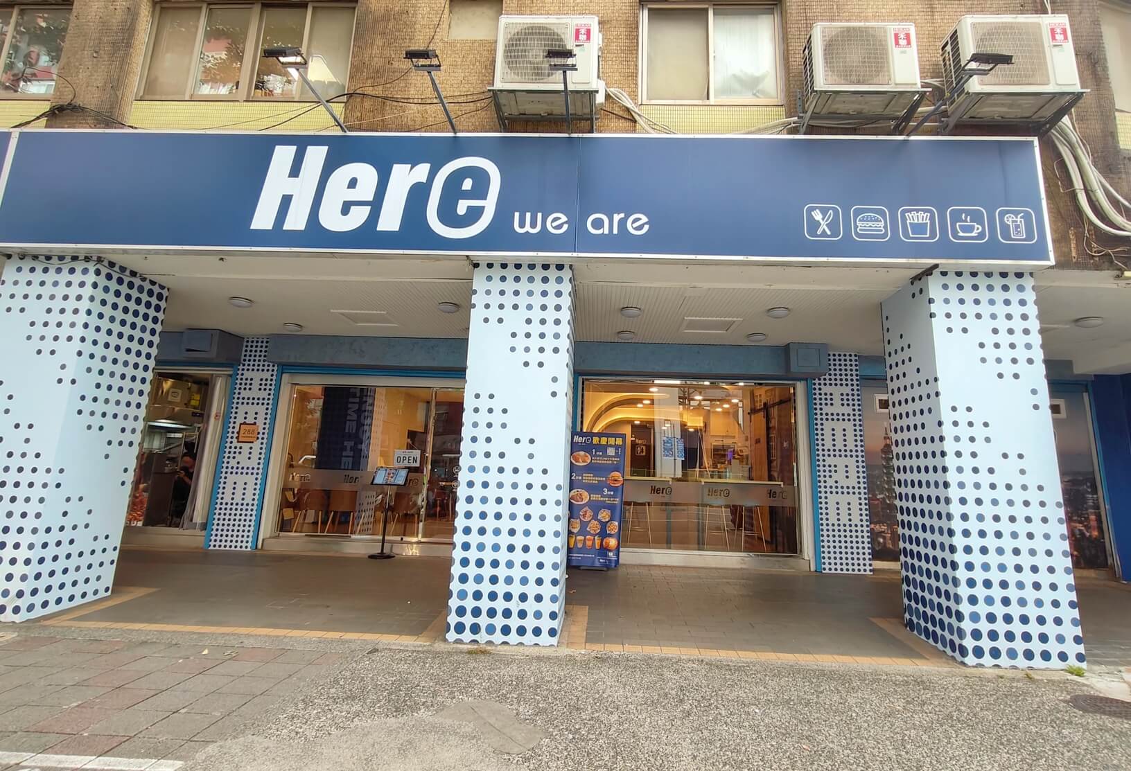 科技大樓美食推薦｜Here café 大安店、補充能量好地方、飲料免費續到飽！ @💕小美很愛嚐💕