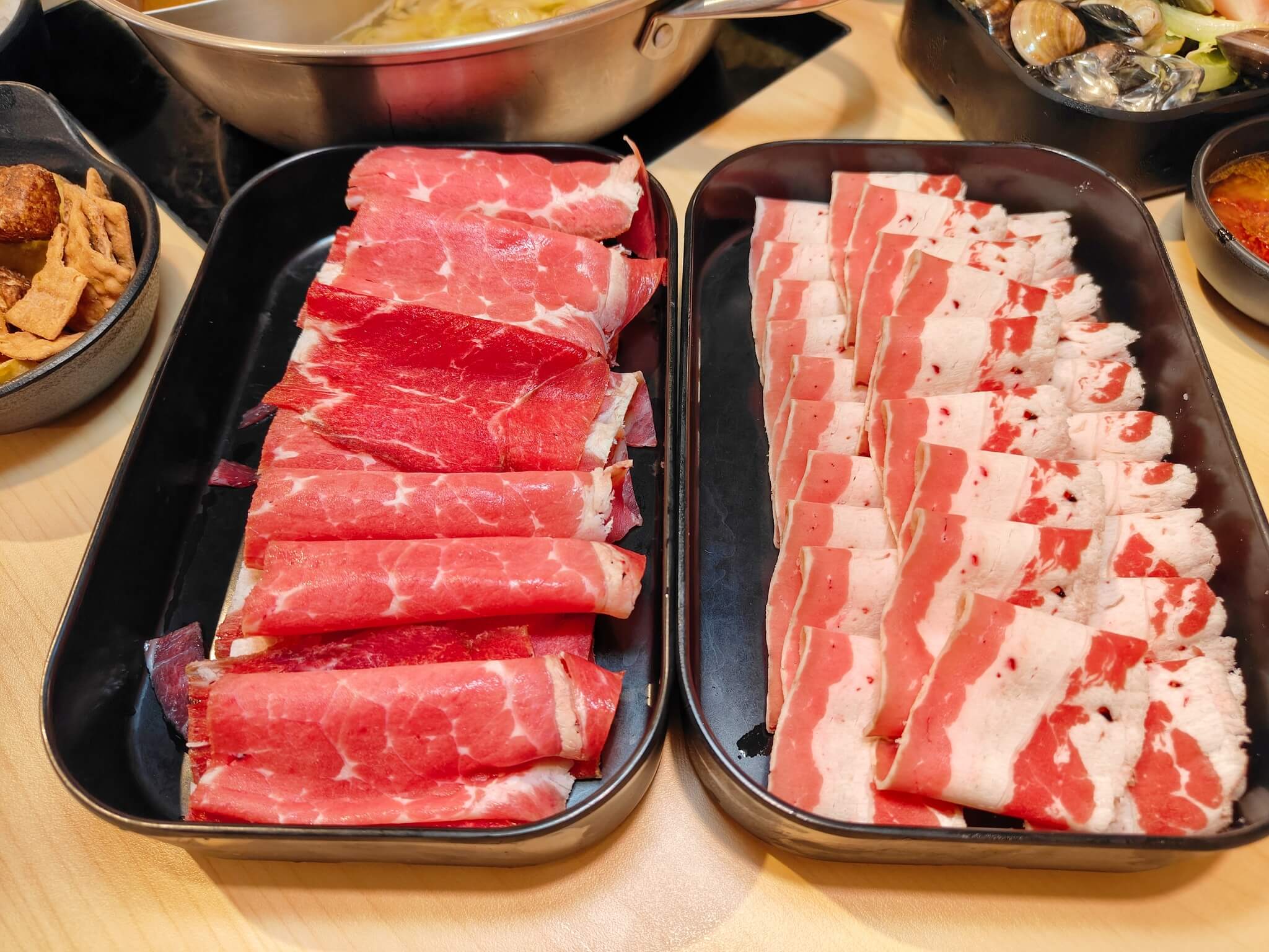 中永和火鍋｜何家香香麻辣鴛鴦鍋、飲料、甜點吃到飽、單點鍋自由配料！月月活動誠意滿滿！ @💕小美很愛嚐💕