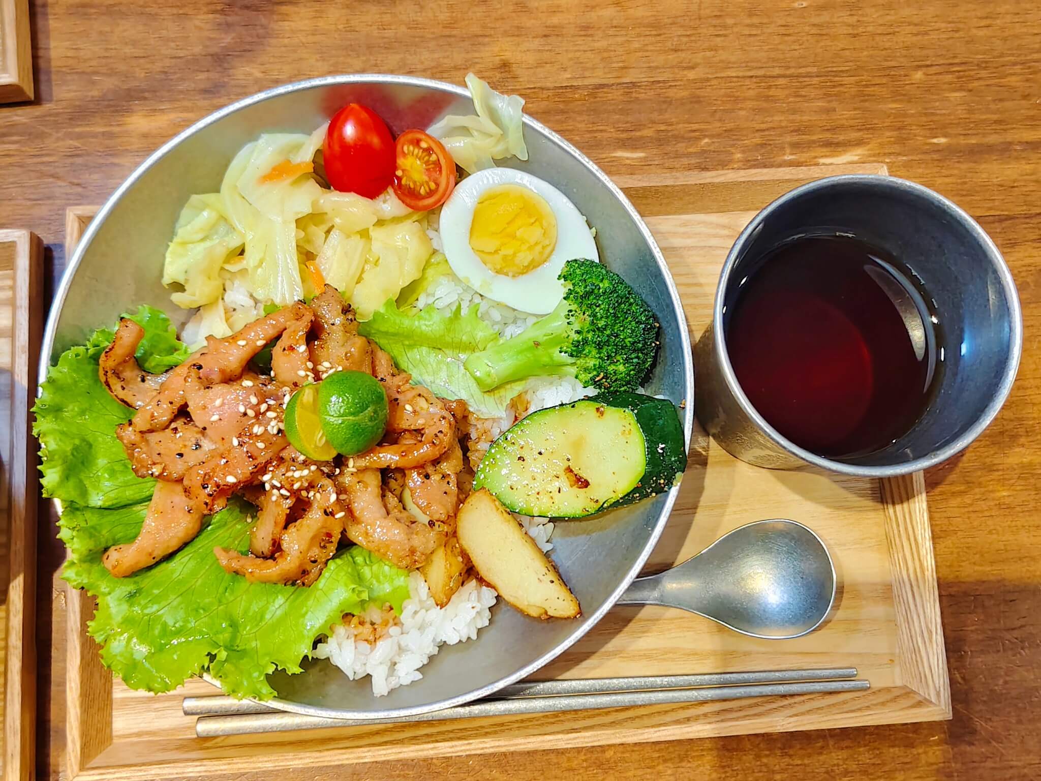 江子翠美食｜閏月吃飯點、超大一隻秘炙雞腿排飯必點、松阪豬飯嫩到長者都咬得動！ @💕小美很愛嚐💕