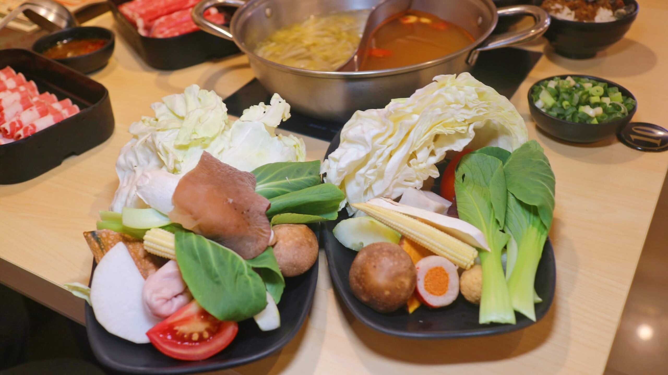 中永和火鍋｜何家香香麻辣鴛鴦鍋、飲料、甜點吃到飽、單點鍋自由配料！月月活動誠意滿滿！ @💕小美很愛嚐💕