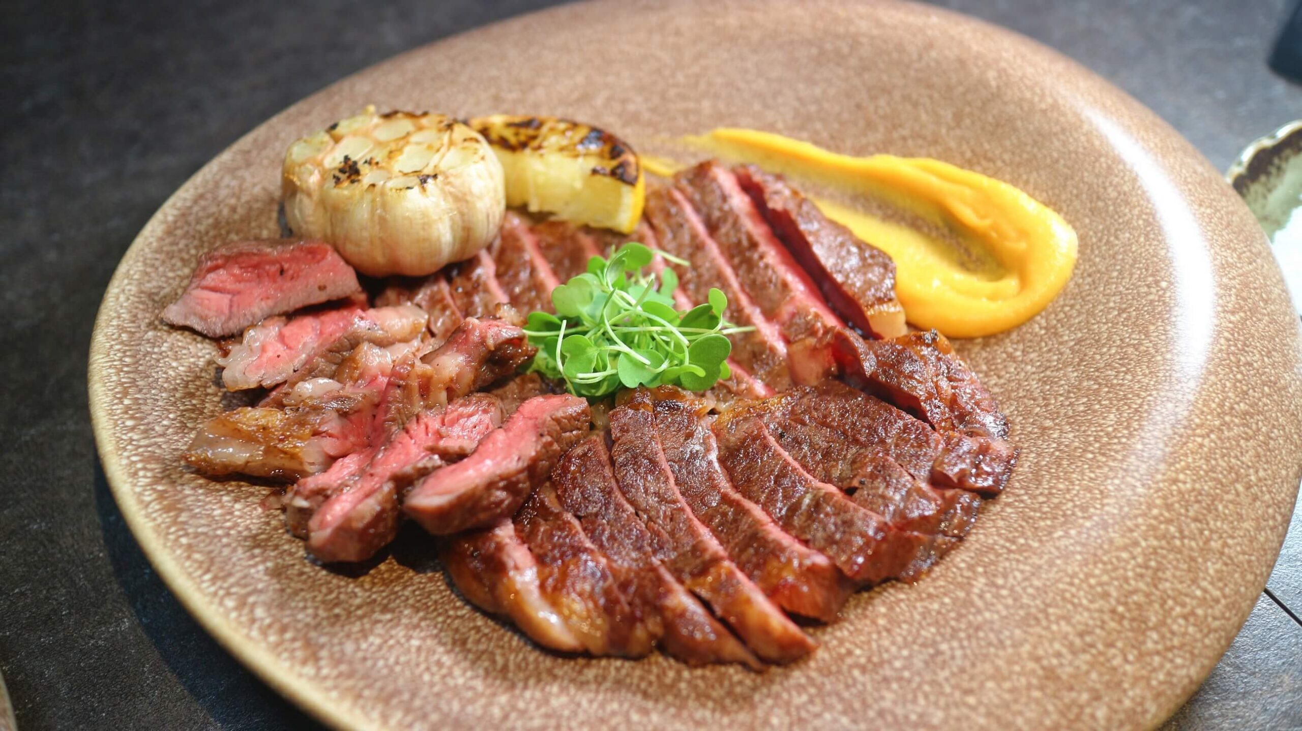 大安美食｜UCHI吾居炭火餐酒 忠孝店、明星藝人最愛東區新熱點！炭火料理、有包廂、可以唱歌、冠軍調酒 ！ @💕小美很愛嚐💕