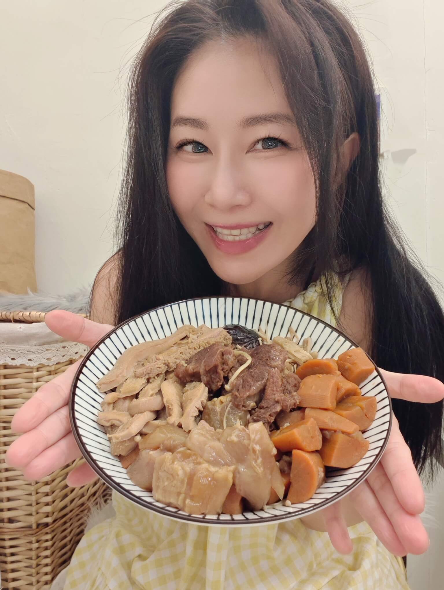 愛上新鮮｜牛三寶老饕牛肉爐、紅燒湯頭＋牛肉、牛筋、牛肚 , 美味不油膩一次可以滿足、宅家料理小幫手！ @💕小美很愛嚐💕