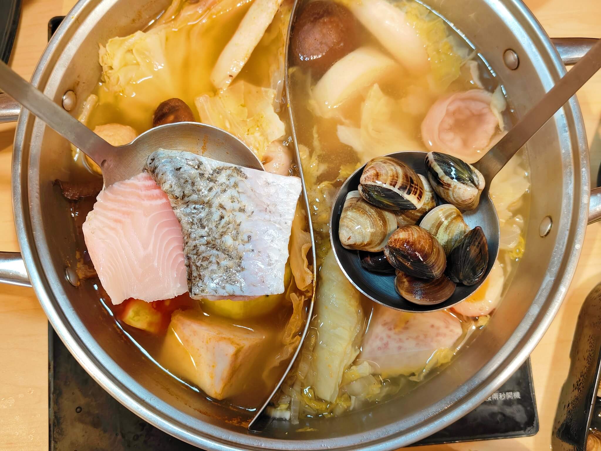 中永和火鍋｜何家香香麻辣鴛鴦鍋、飲料、甜點吃到飽、單點鍋自由配料！月月活動誠意滿滿！ @💕小美很愛嚐💕