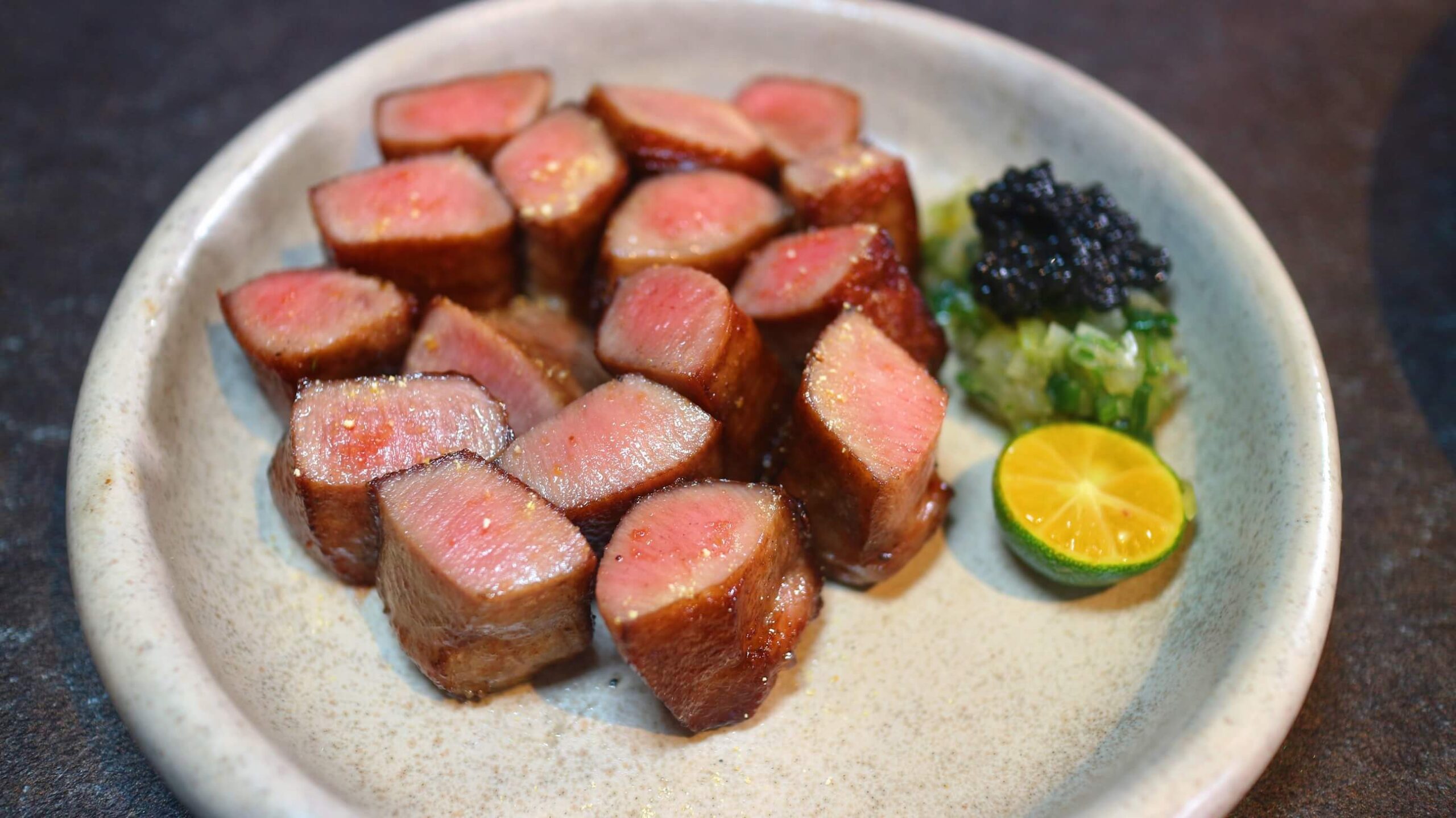 大安美食｜UCHI吾居炭火餐酒 忠孝店、明星藝人最愛東區新熱點！炭火料理、有包廂、可以唱歌、冠軍調酒 ！ @💕小美很愛嚐💕