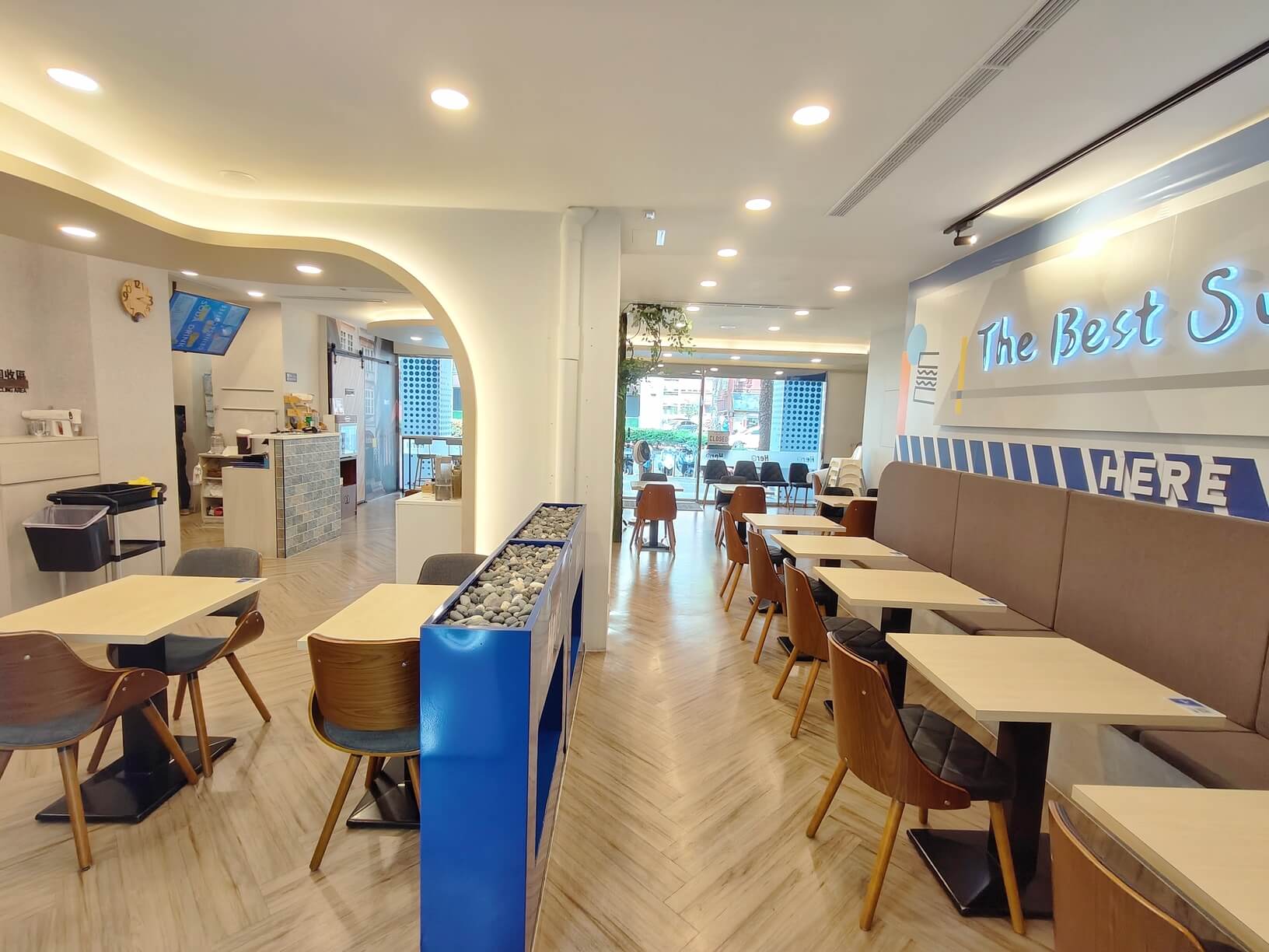 科技大樓美食推薦｜Here café 大安店、補充能量好地方、飲料免費續到飽！ @💕小美很愛嚐💕