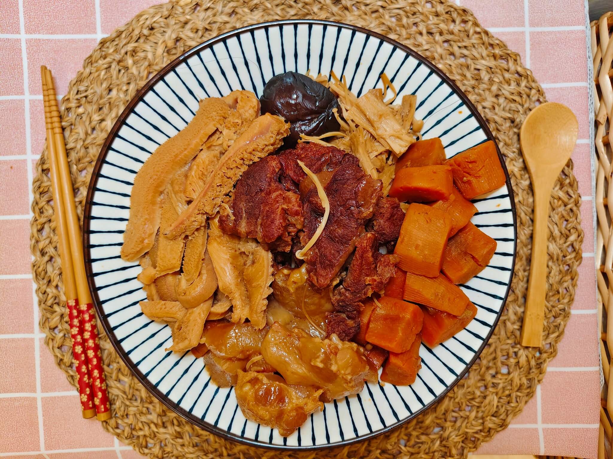 愛上新鮮｜牛三寶老饕牛肉爐、紅燒湯頭＋牛肉、牛筋、牛肚 , 美味不油膩一次可以滿足、宅家料理小幫手！ @💕小美很愛嚐💕