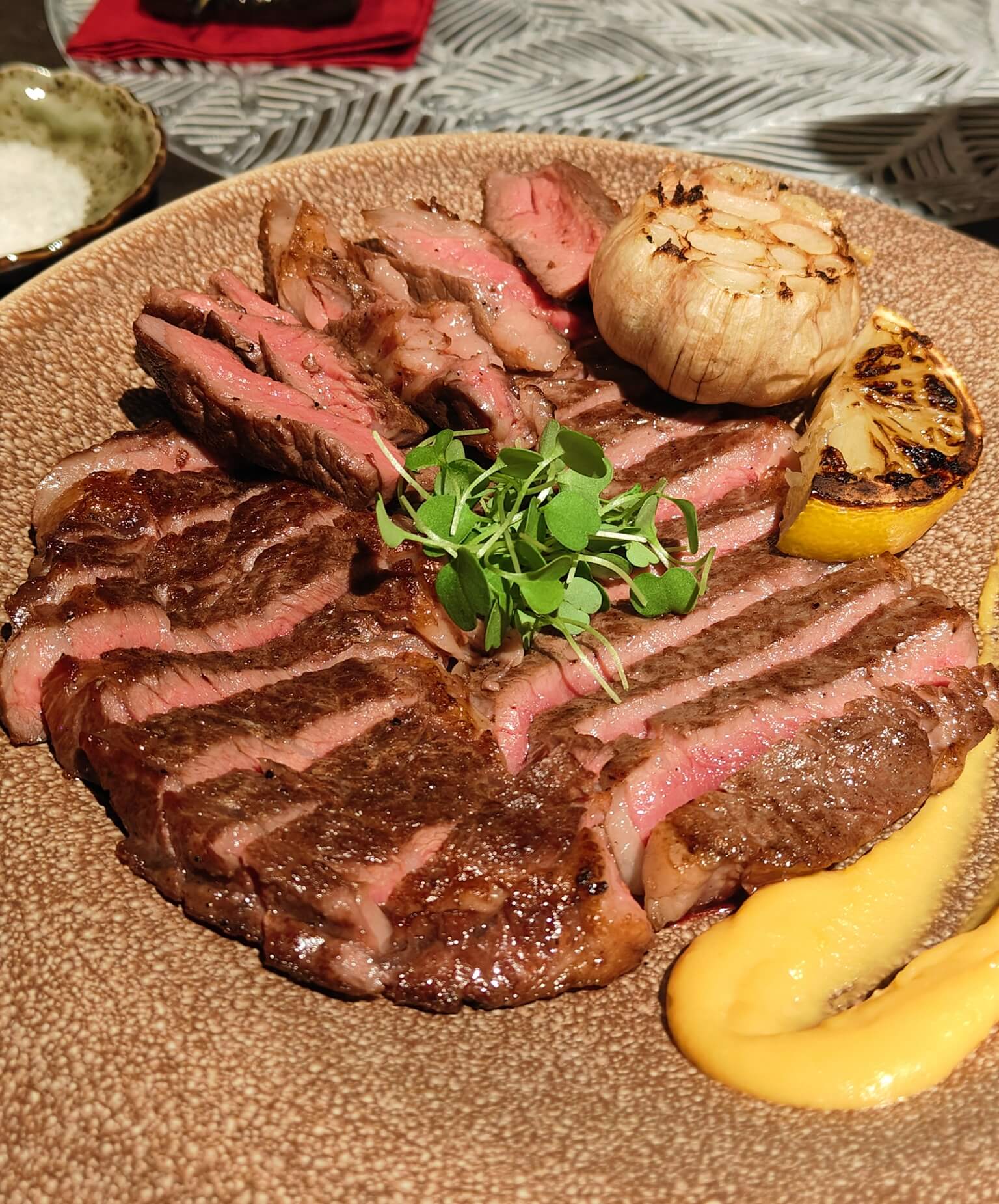 大安美食｜UCHI吾居炭火餐酒 忠孝店、明星藝人最愛東區新熱點！炭火料理、有包廂、可以唱歌、冠軍調酒 ！ @💕小美很愛嚐💕