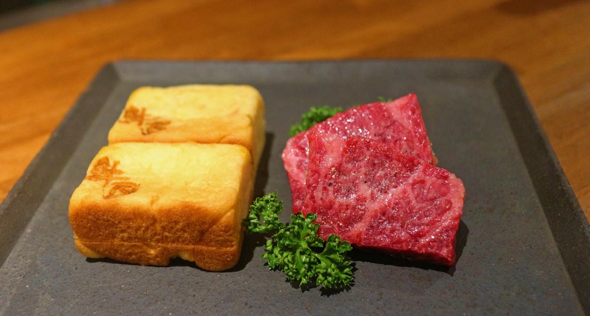 台北燒肉|牛B燒肉、500盤推薦「澳洲全血厚切牛舌」、「牛筋炒飯」必嚐!視覺、聽覺、味覺高感度藝術體驗 , 一場精緻有靈魂的美食享宴! - 第9張圖
