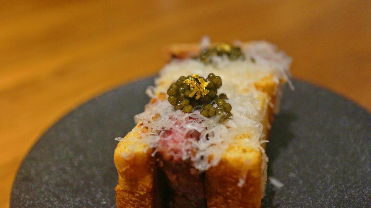 台北燒肉|牛B燒肉、500盤推薦「澳洲全血厚切牛舌」、「牛筋炒飯」必嚐!視覺、聽覺、味覺高感度藝術體驗 , 一場精緻有靈魂的美食享宴! - 第14張圖