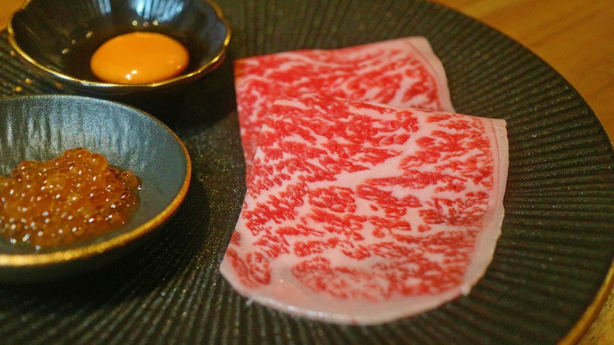 台北燒肉|牛B燒肉、500盤推薦「澳洲全血厚切牛舌」、「牛筋炒飯」必嚐!視覺、聽覺、味覺高感度藝術體驗 , 一場精緻有靈魂的美食享宴! - 第18張圖