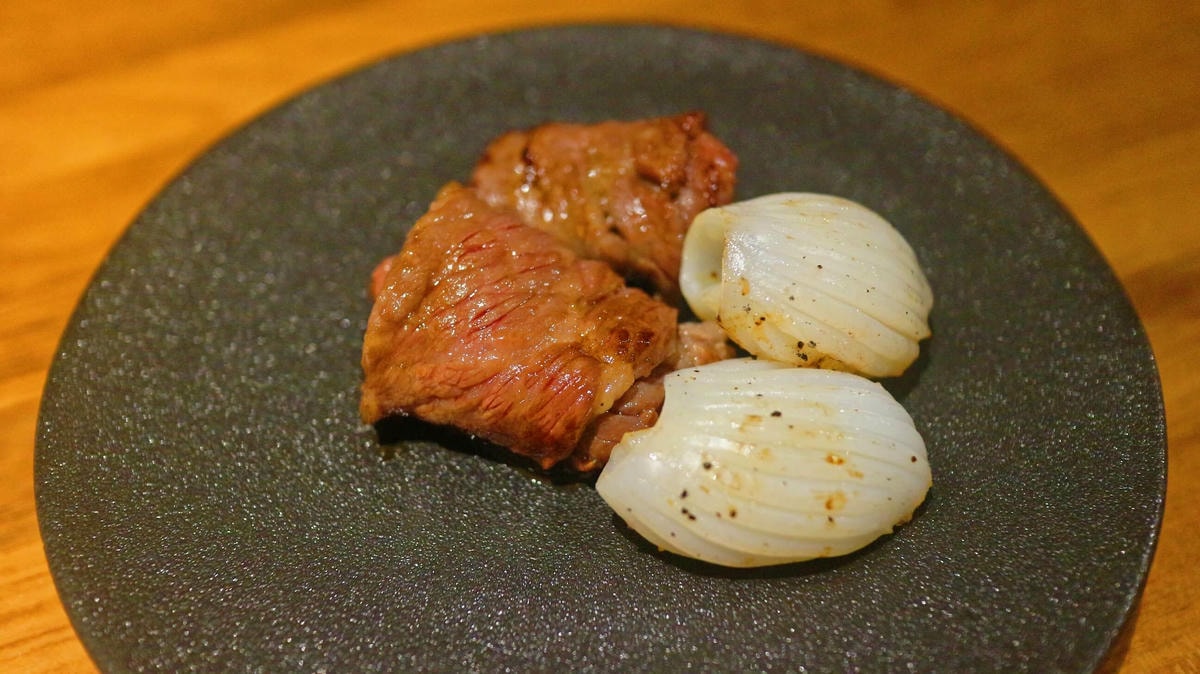 台北燒肉|牛B燒肉、500盤推薦「澳洲全血厚切牛舌」、「牛筋炒飯」必嚐!視覺、聽覺、味覺高感度藝術體驗 , 一場精緻有靈魂的美食享宴! - 第23張圖
