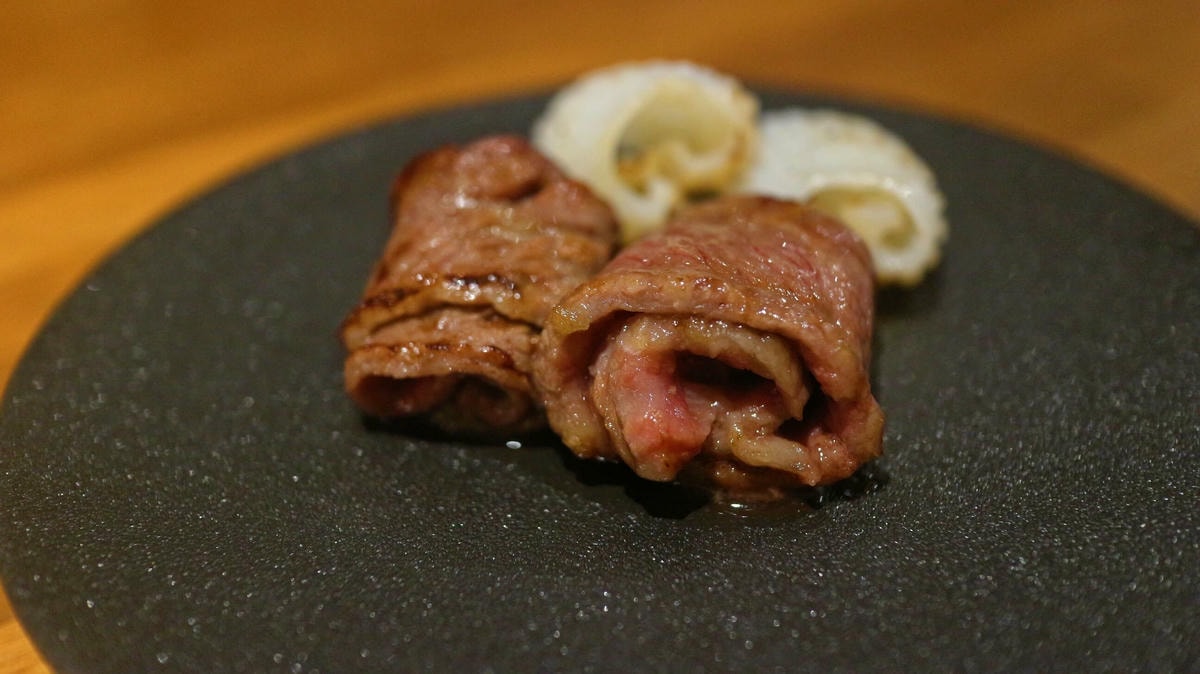 台北燒肉|牛B燒肉、500盤推薦「澳洲全血厚切牛舌」、「牛筋炒飯」必嚐!視覺、聽覺、味覺高感度藝術體驗 , 一場精緻有靈魂的美食享宴! - 第24張圖