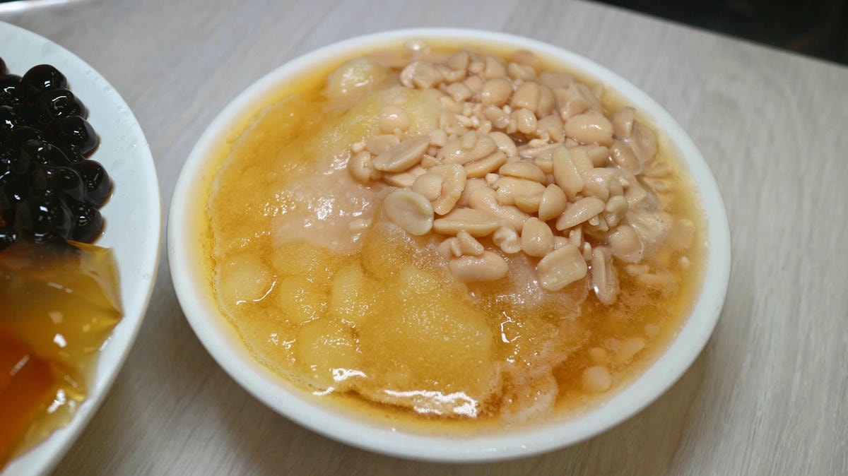 寧夏夜市美食|豆花莊、老字號咕溜豆花、爆炸出來的配料嫩、滑、Q彈停不下來! - 第7張圖