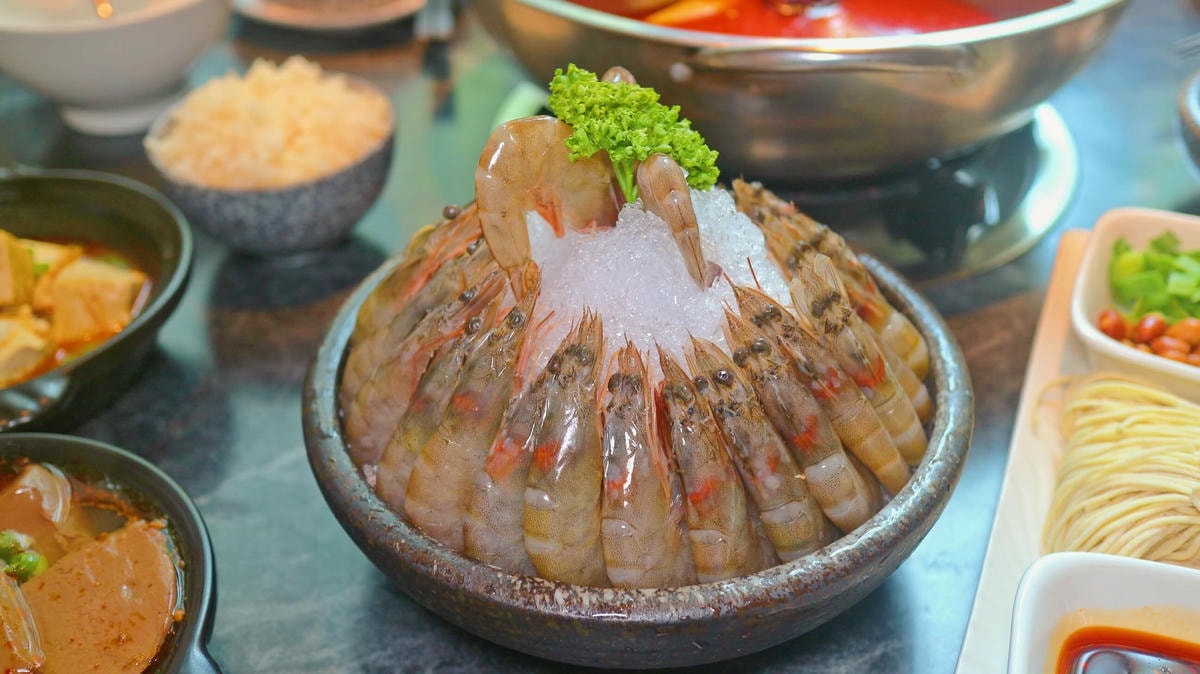 桃園青埔美食推薦|怎麻辣頂級鴛鴦麻辣火鍋、生日就送超浮誇生日蝦誠意滿滿、平價麻辣火鍋店! - 第26張圖