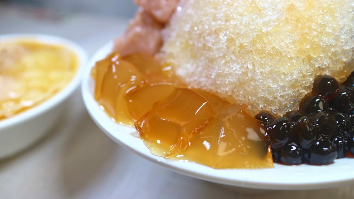 寧夏夜市美食|豆花莊、老字號咕溜豆花、爆炸出來的配料嫩、滑、Q彈停不下來! - 第11張圖