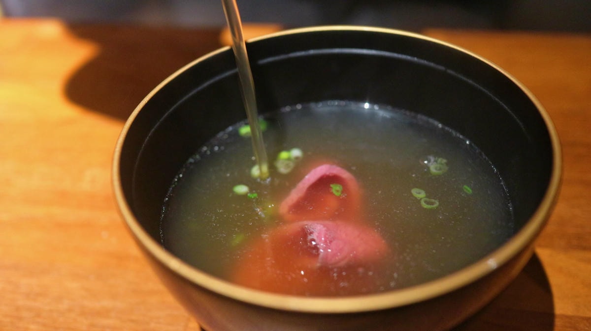 台北燒肉|牛B燒肉、500盤推薦「澳洲全血厚切牛舌」、「牛筋炒飯」必嚐!視覺、聽覺、味覺高感度藝術體驗 , 一場精緻有靈魂的美食享宴! - 第32張圖