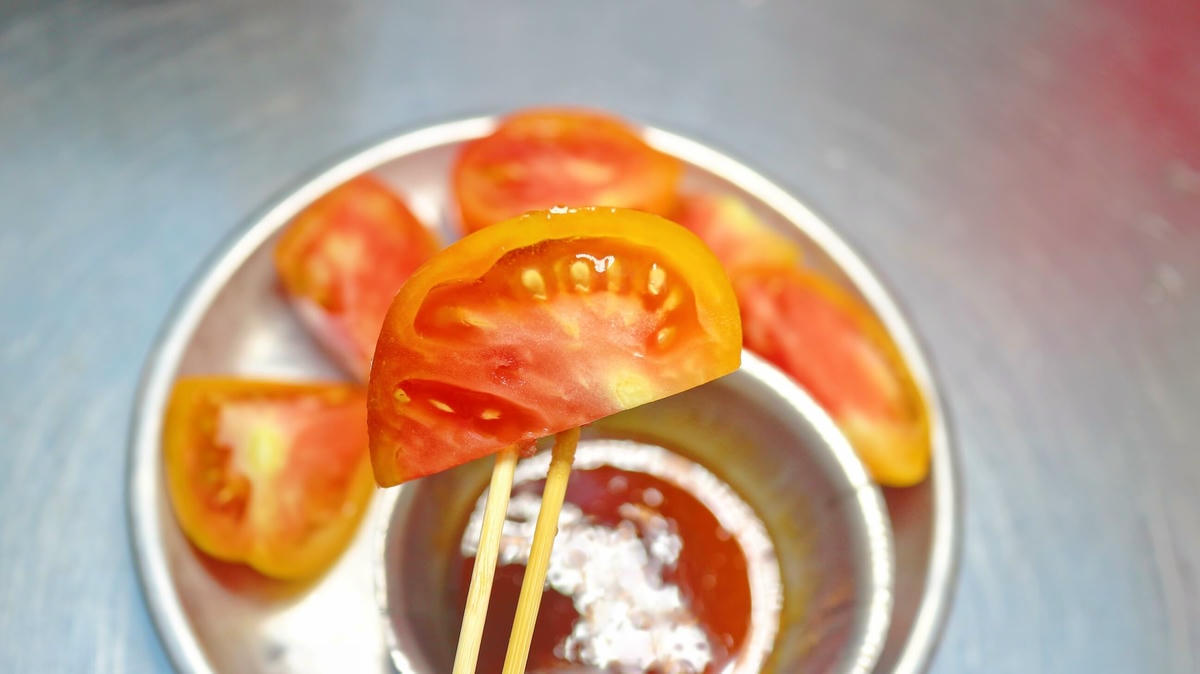 寧夏夜市|詹記水果、近40年老店、南部獨特薑汁番茄、AI教父黃仁勳也好愛! - 第7張圖