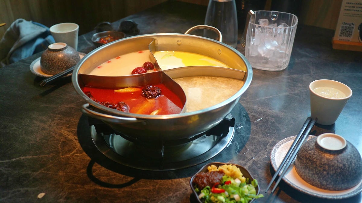 桃園青埔美食推薦|怎麻辣頂級鴛鴦麻辣火鍋、生日就送超浮誇生日蝦誠意滿滿、平價麻辣火鍋店! - 第9張圖