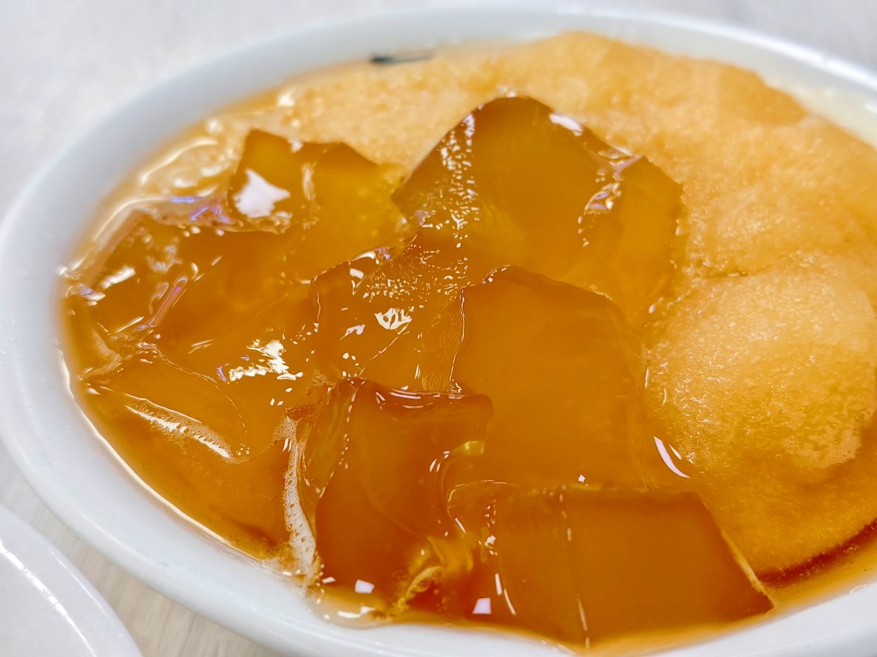 寧夏夜市美食｜豆花莊、老字號咕溜豆花、爆炸出來的配料嫩、滑、Q彈停不下來！
